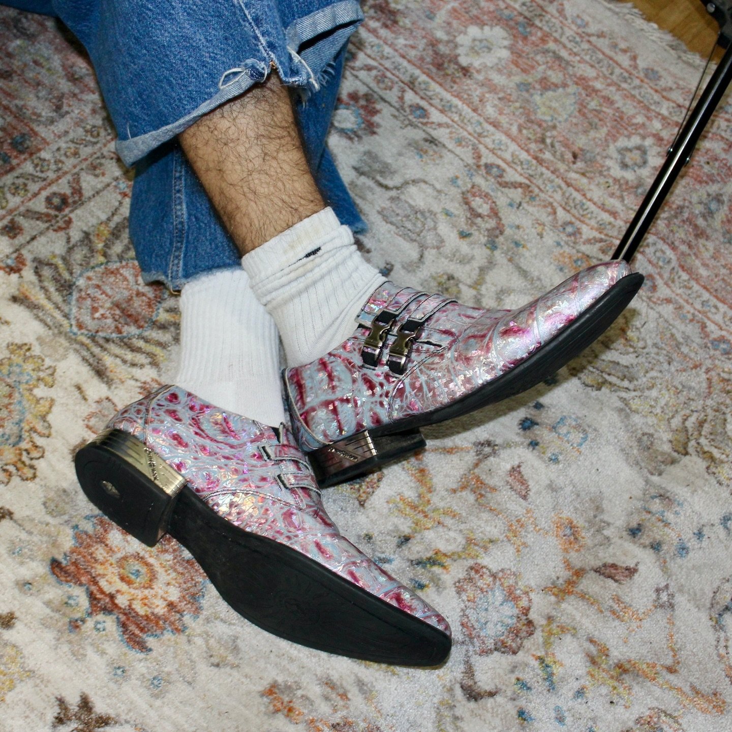 What do you think of these shoes?
1οΈβ£ shoe composition 2
2οΈβ£ sketch for cover art by @mmarenj
3οΈβ£ concert basement
4οΈβ£ didn’t fit on the stage so we had to expand it
5οΈβ£ setlist
Big thanks to πΈ @franklens_
#floralgrunge #lilacattitude #