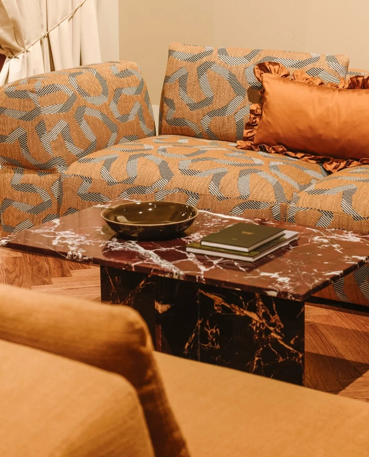 Adea deltog f&ouml;rra veckan i Habitare-m&auml;ssan och visade d&auml;r upp sina nyheter och klassiker i nya sp&auml;nnande tyger. En liten annan sida visades upp, mer m&ouml;nster och varma tyger. 
Vad tycker ni? Visst &auml;r det fint?

P&aring; b