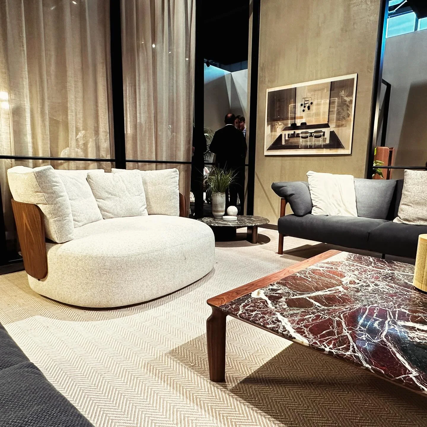 Porada Hall 9, A033 &ndash; B02. Porada presenterar, som vanligt, otrolig kvalitet och elegans. Detaljer som f&ouml;rh&ouml;jer varje produkt. Allt tillverkat i deras eget snickeri utanf&ouml;r Milano.  #poradafurniture #highendfurniture #qualitydesi