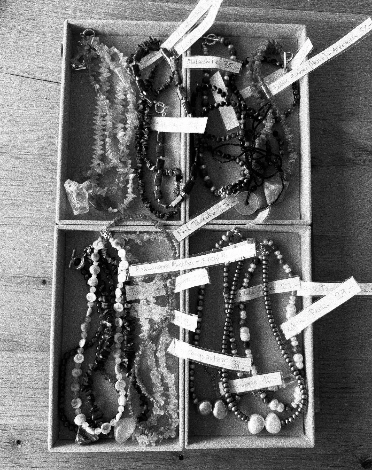 Behind the Scenes 📸 preppin&rsquo; for the Wiiehnachtsm&auml;rt

I started making necklaces a couple of months ago. I love the process, working with the beautiful chrystals, seeing, holding, feeling the end result
&mdash; Magical, beauty-full ✨

eve