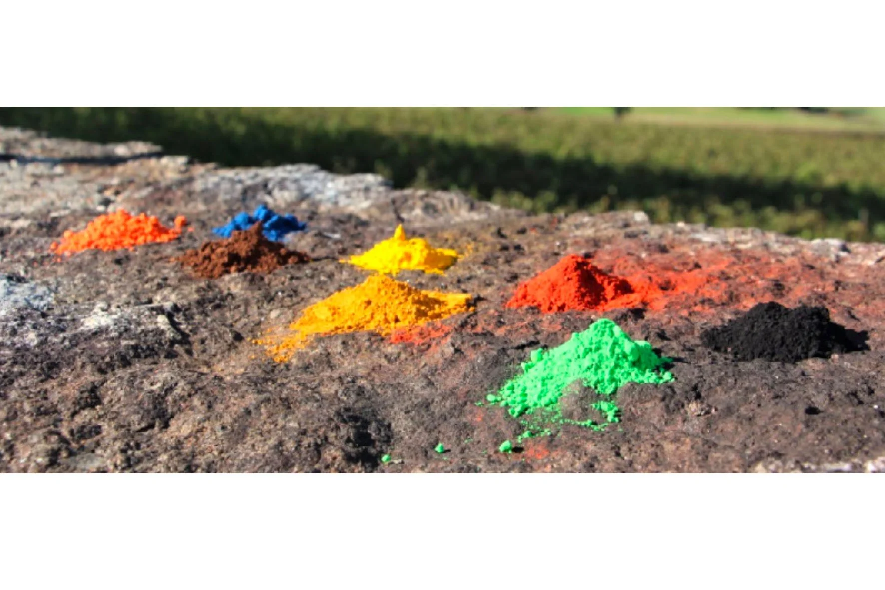 Mineral_Dye_Material-Portugal.jpg