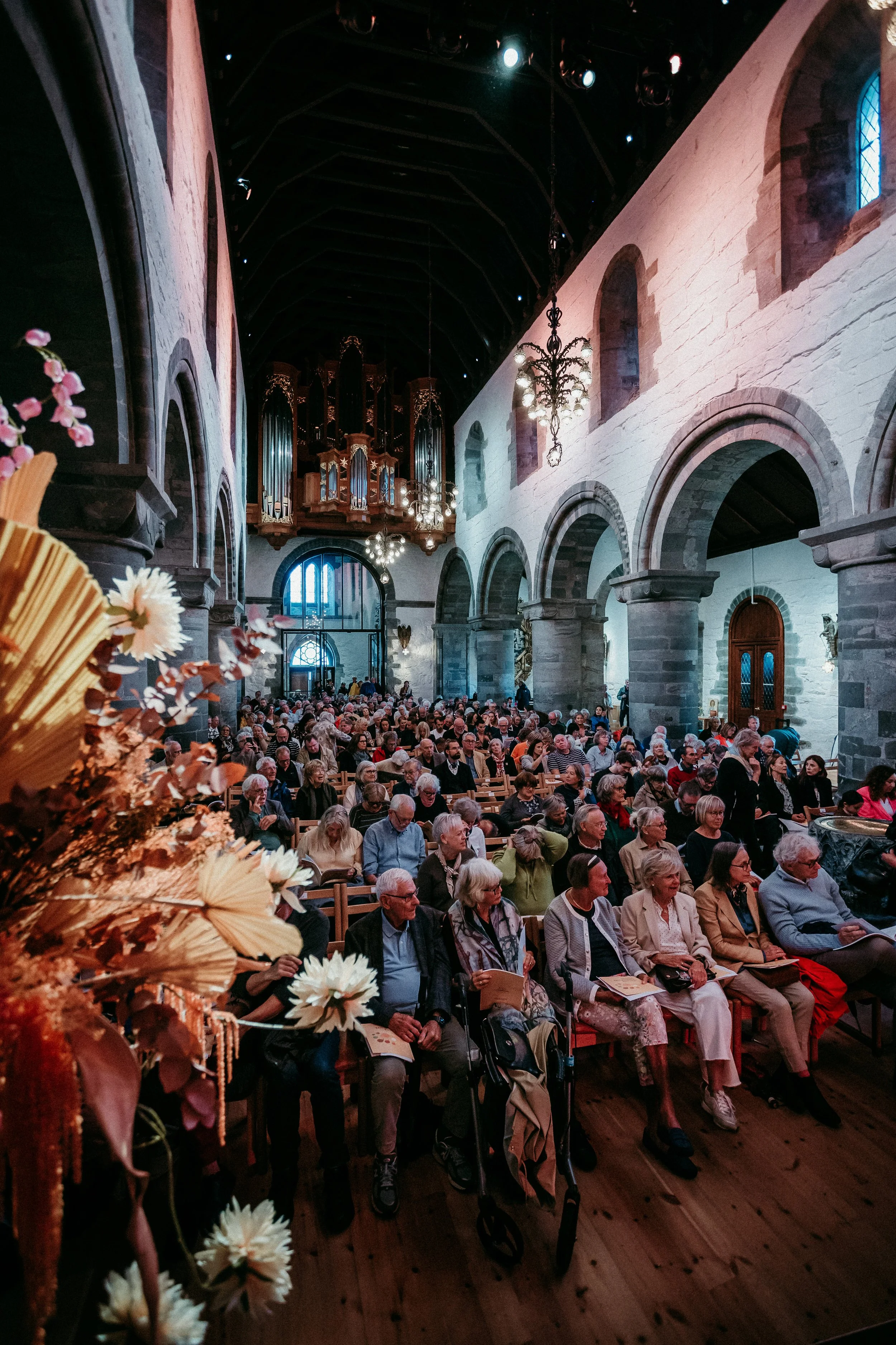 25 GUDSTJENESTE | SØNDAG 9/8 kl. 11:00