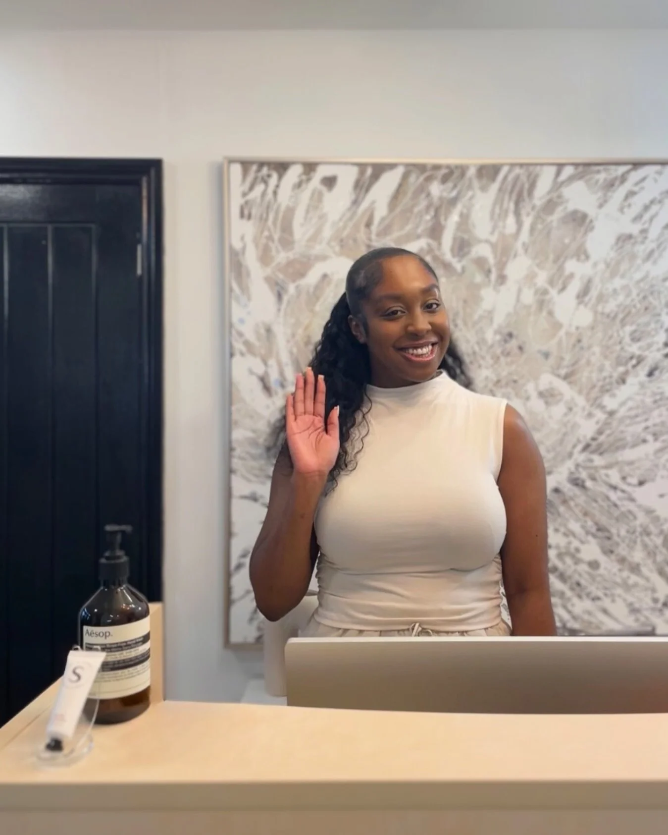 Welcome, Vanessa🍋!

We&rsquo;re thrilled to welcome our new Senior Artist, Vanessa, to the team! With many years of experience in the beauty industry, Vanessa brings a wealth of expertise and artistry to our space.

Before joining us, she honed her 