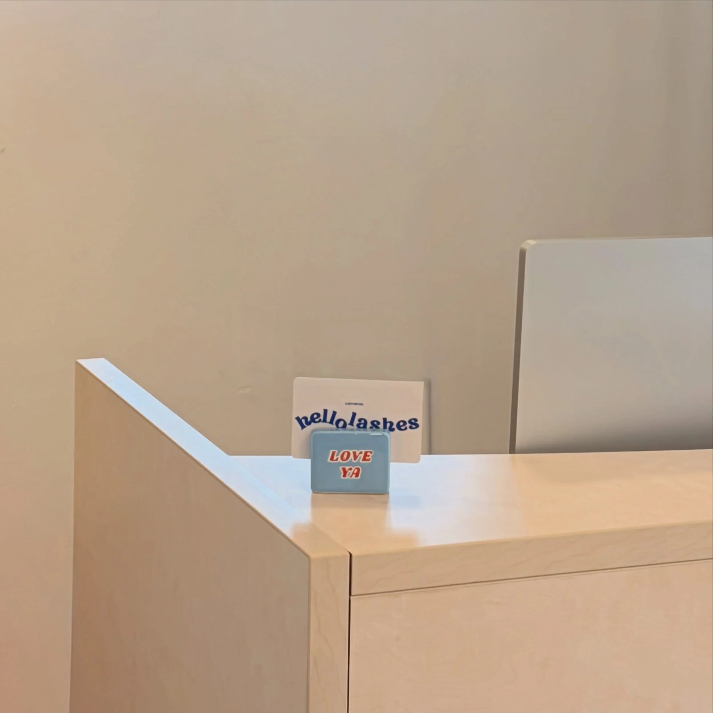 lash bar lately🤍

1. the cutest giftcard you&rsquo;ve ever seen💌
2. our lash bar signature &lsquo;2D classic lash&rsquo; 🦢
3. this is HP household 💄
4. our fifteen min express lash! perfect bank holiday fix☀️
5. doing what we love🌟