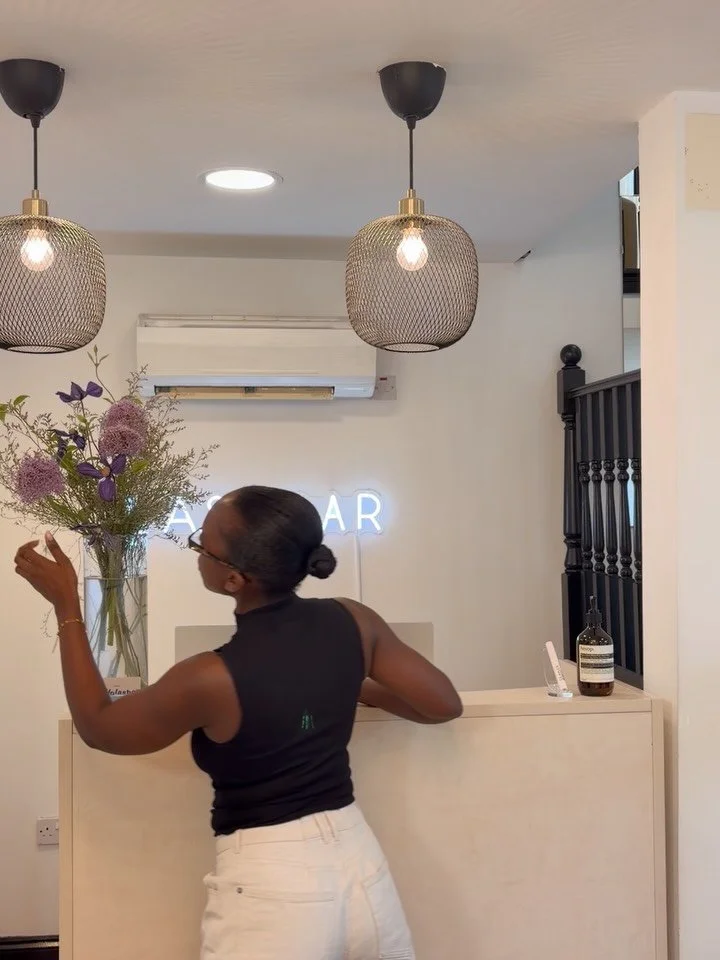 8 things we loved about last week: 

1. this arrangement tino put together for the waiting area💐
2. officially back in our reel bag (go watch!) 🎬
3. the little details for our clients 💌
4. this korean lash lift &hellip; speechless 🤩
5. our team c