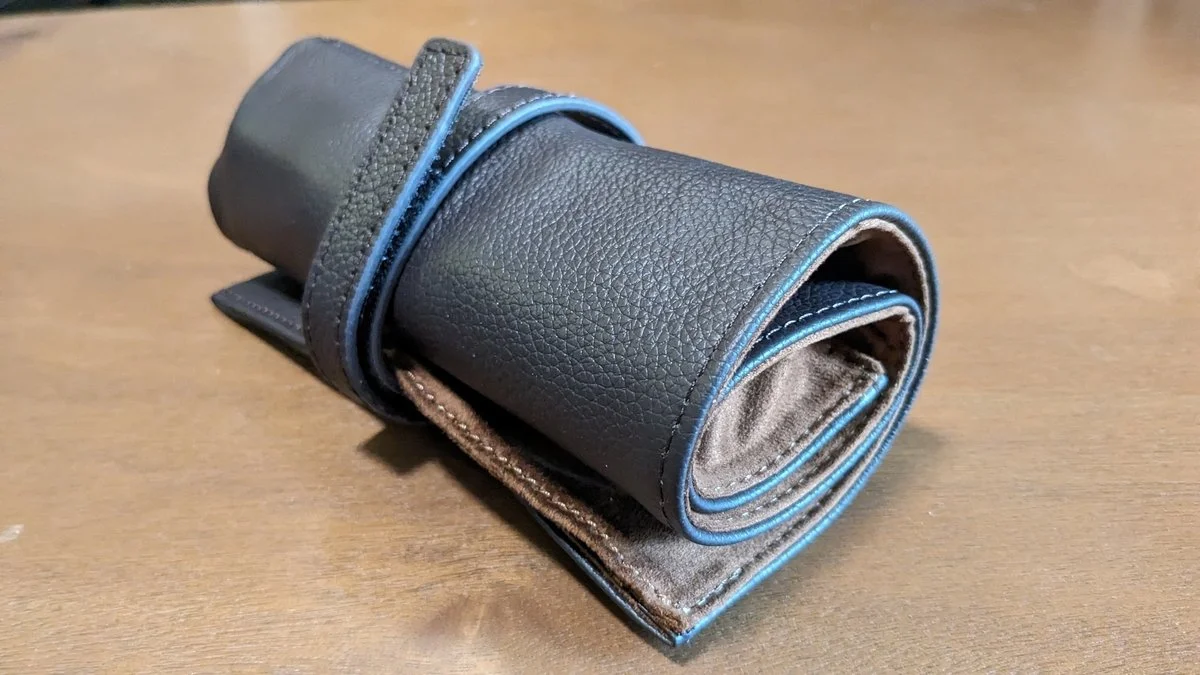 Watch roll