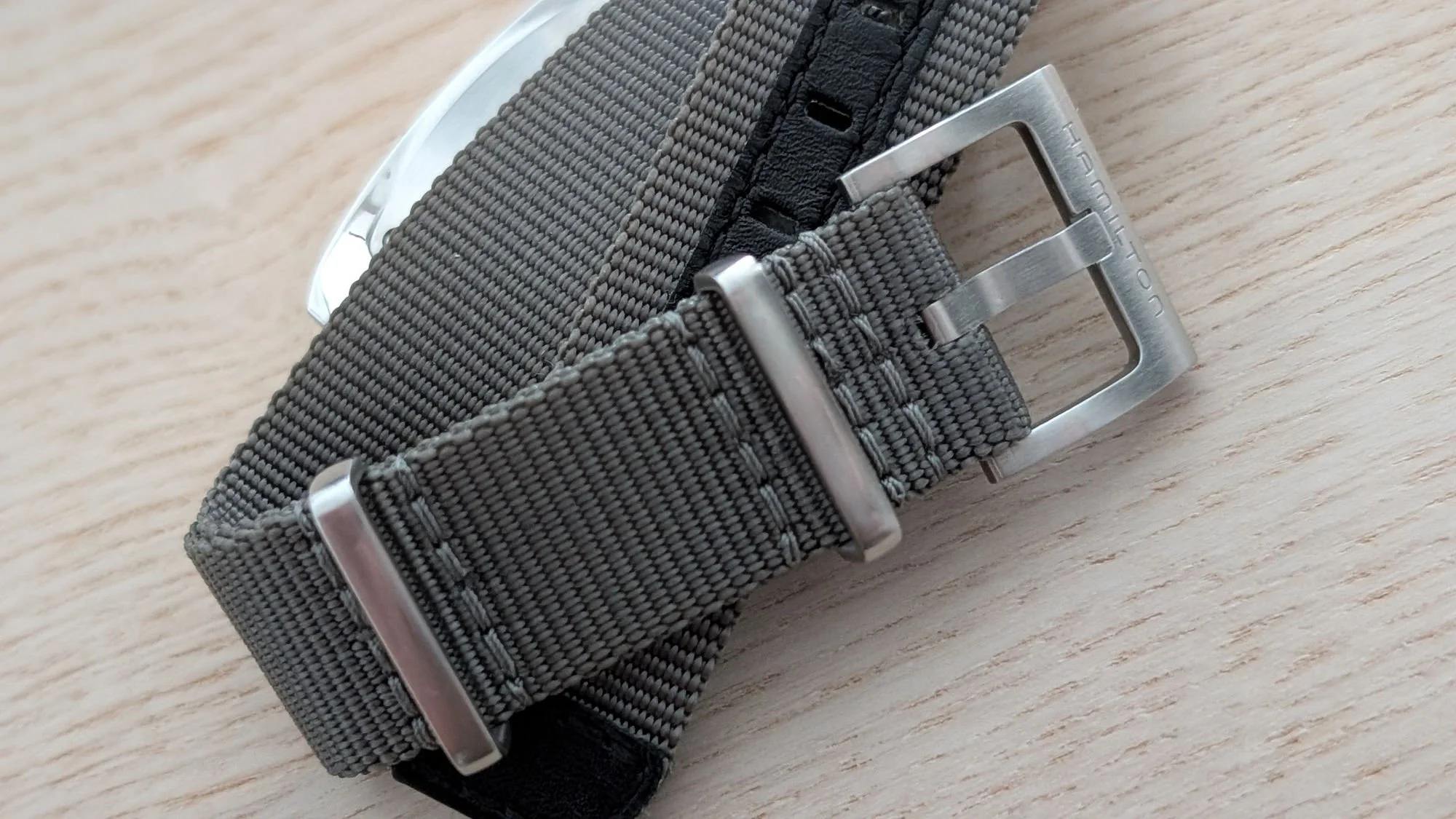 Grey NATO strap