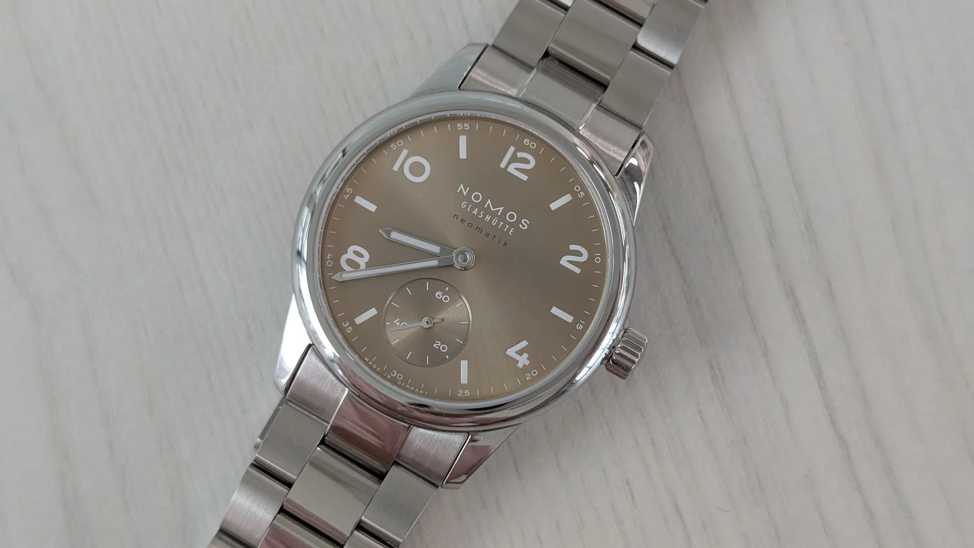 Nomos Club Sport 文字盤