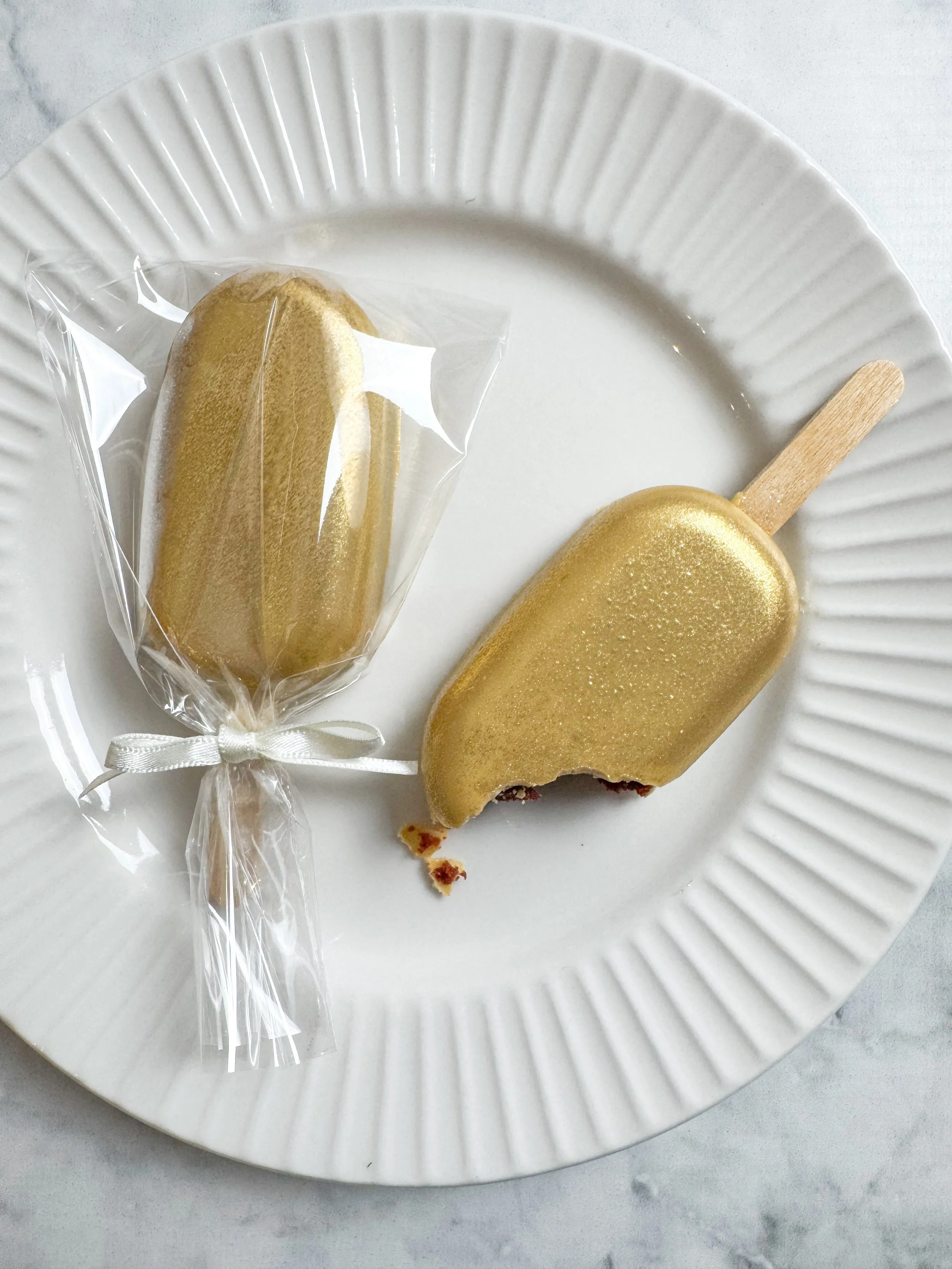 Sweet Moments Cakesicles.JPG
