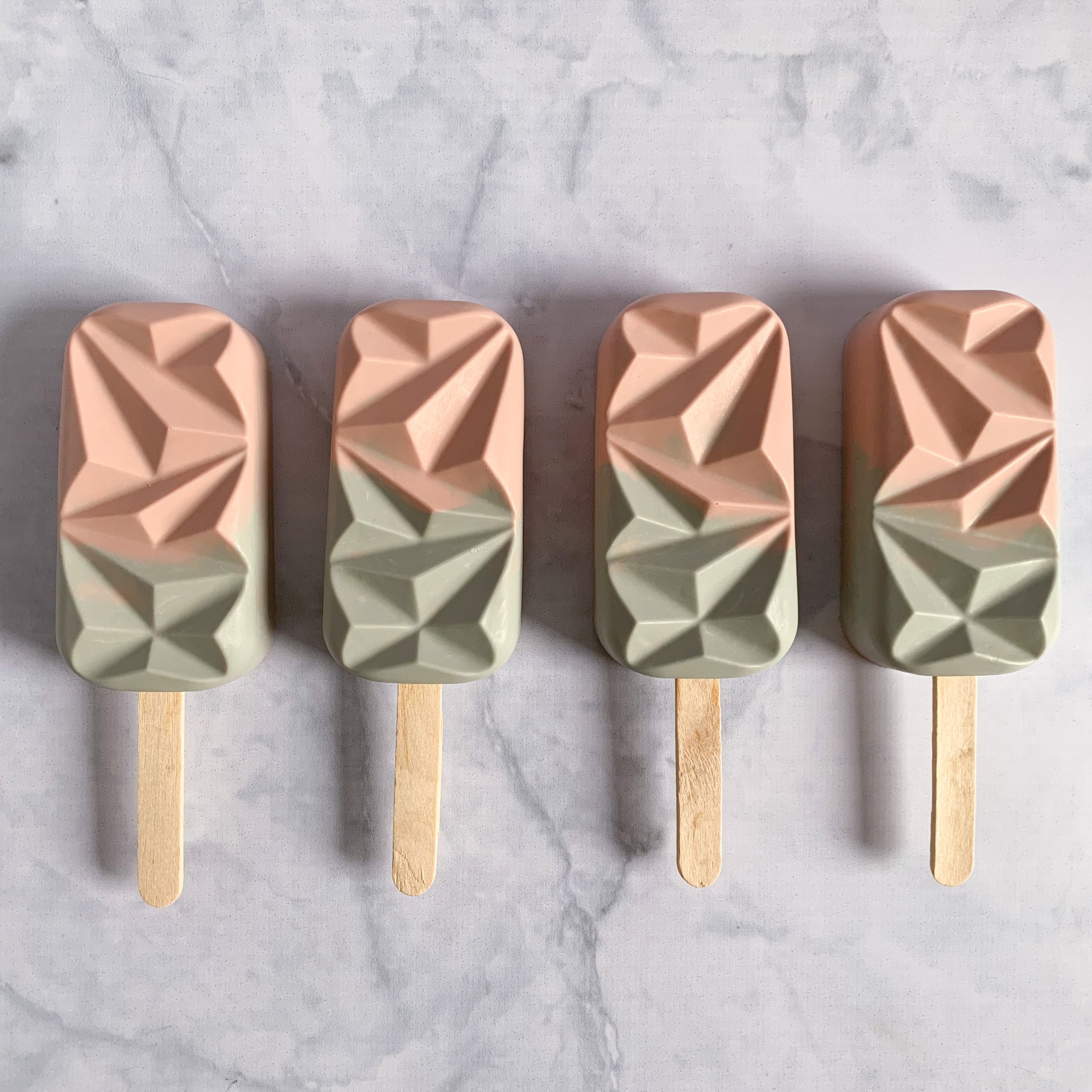 Two tone cakesicles