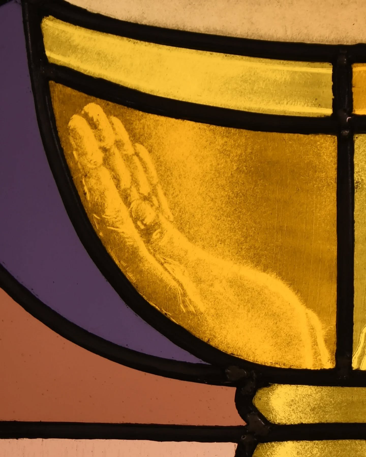 One more detail from one of my recent stained glass panels ✌️