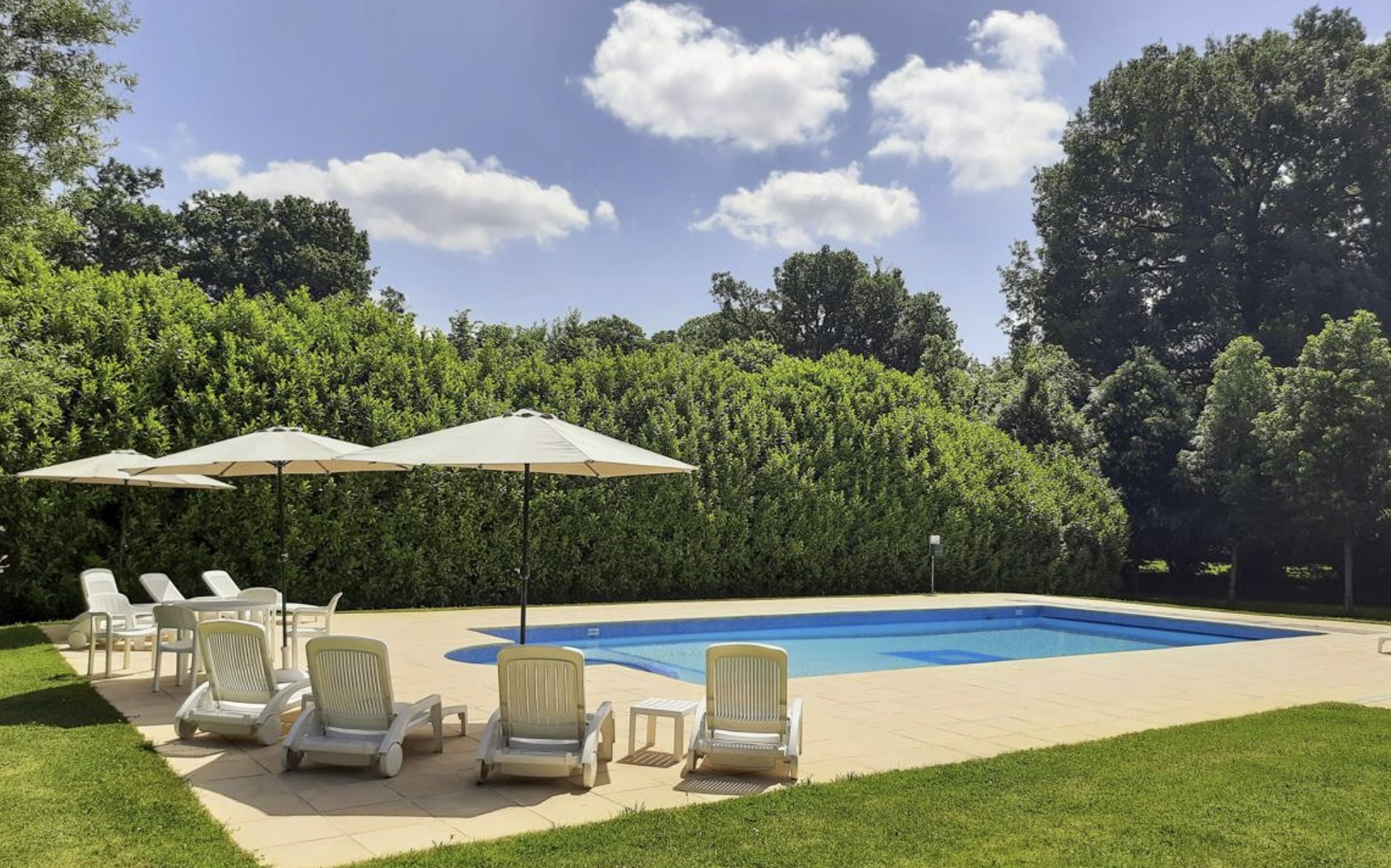 Chateua Pool.jpg