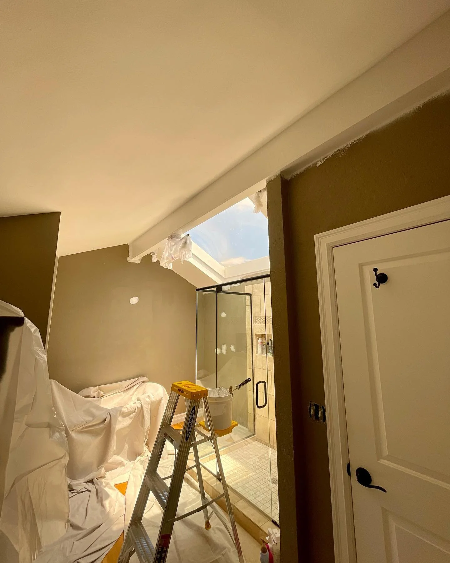 Before and After

&ldquo;Transforming bathrooms one brushstroke at a time! 💫 From dull to dazzling, witness the power of color with our latest makeover. 🎨

#sherwinwilliams 

Color: Creamy SW 7012

 #PaintingPerfection #BeforeAndAfter #Transformati