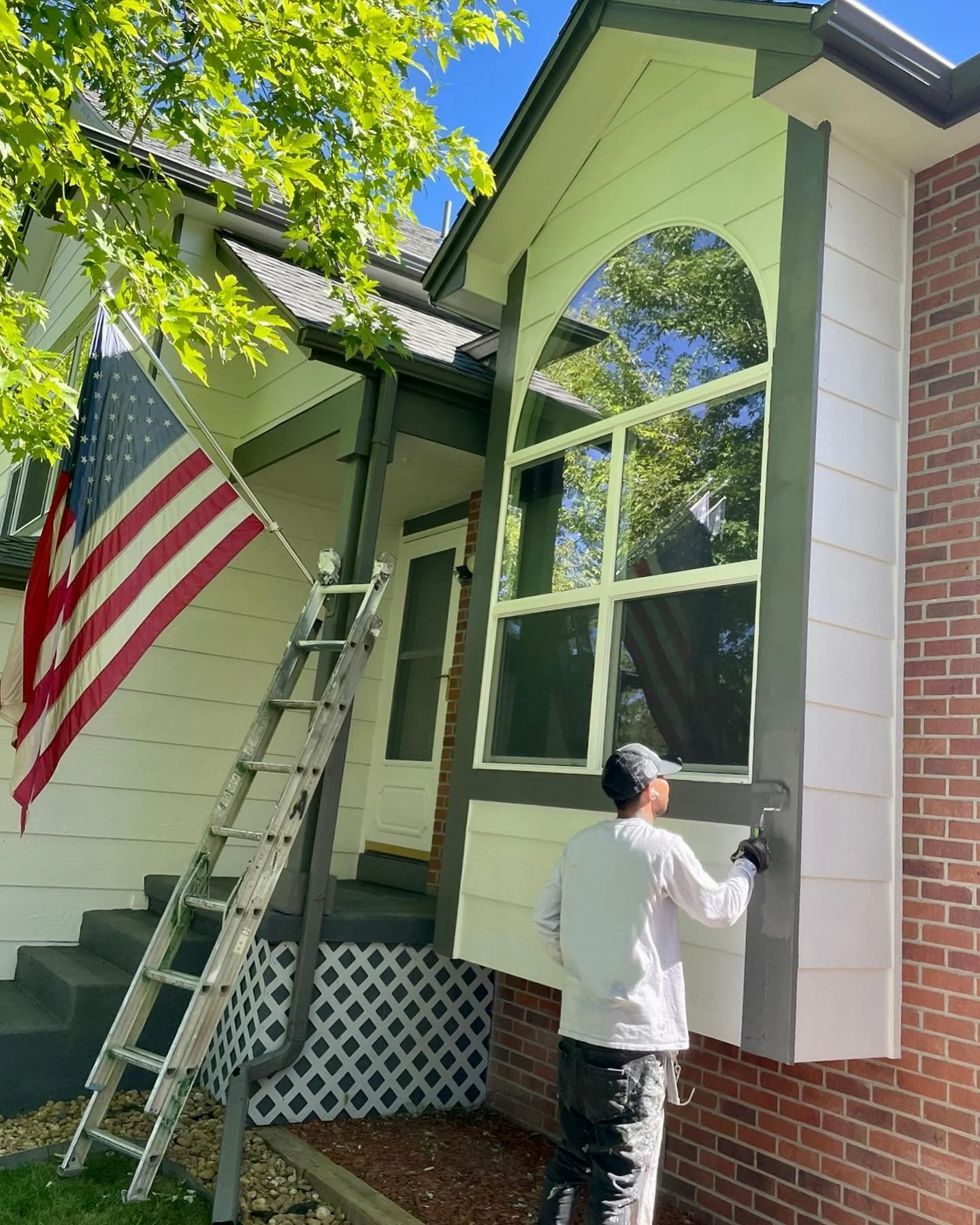 🇺🇸 Happy Fourth of July from Mazza Painting ! 🎨🏠 Adding a splash of color to your home, with a backdrop as American as it gets! 🎆 Wishing everyone a happy Fourth🎇 #PaintingPatriots #HappyFourth #ColoradoHomeBeauty