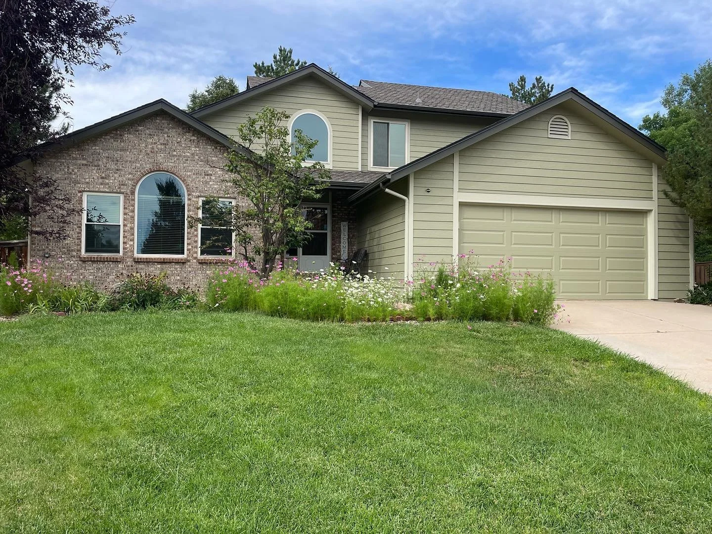 🌞 Summer&rsquo;s Almost Over! 🍂

As the warm days start to fade, now&rsquo;s the perfect time to give your home&rsquo;s exterior a fresh new look before winter sets in. Whether you&rsquo;re thinking of a full repaint or just touching up those weath