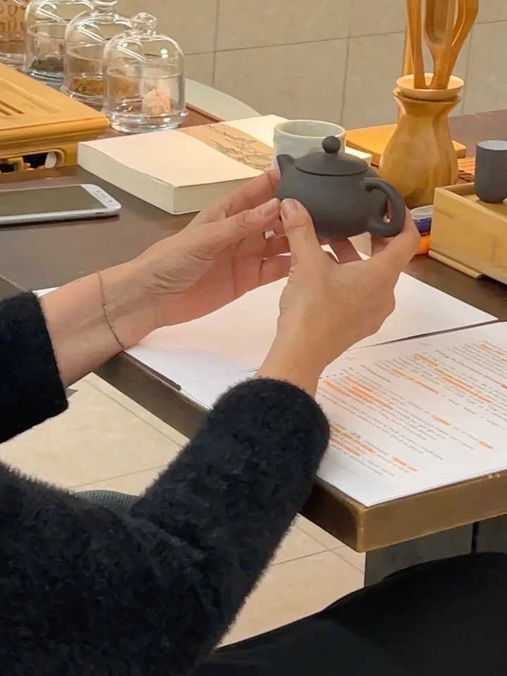 Un pomeriggio alla scoperta della tecnica di infusione GONG FU, tra i segreti della Gaiwan e la degustazione di 4 pregiati t&egrave; cinesi!

Gazie a tutti i partecipanti dell&rsquo;incontro di domenica, ci vediamo il prossimo 19 ottobre per la secon
