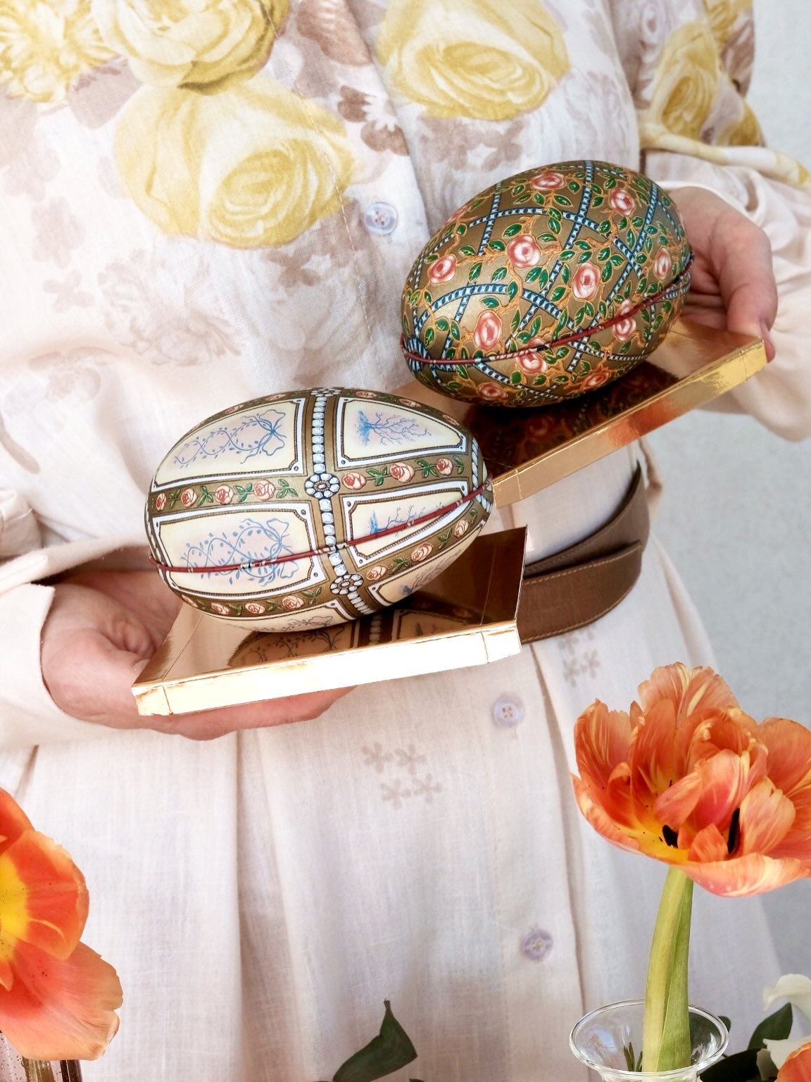 C&rsquo;&egrave; un momento, nel gesto pi&ugrave; semplice,
in cui tutto rallenta.

A volte la pace esiste gi&agrave;,
nelle cose pi&ugrave; piccole:
nell&rsquo;acqua che si scalda,
in una foglia che si apre lentamente,
in una tazza tenuta tra le man