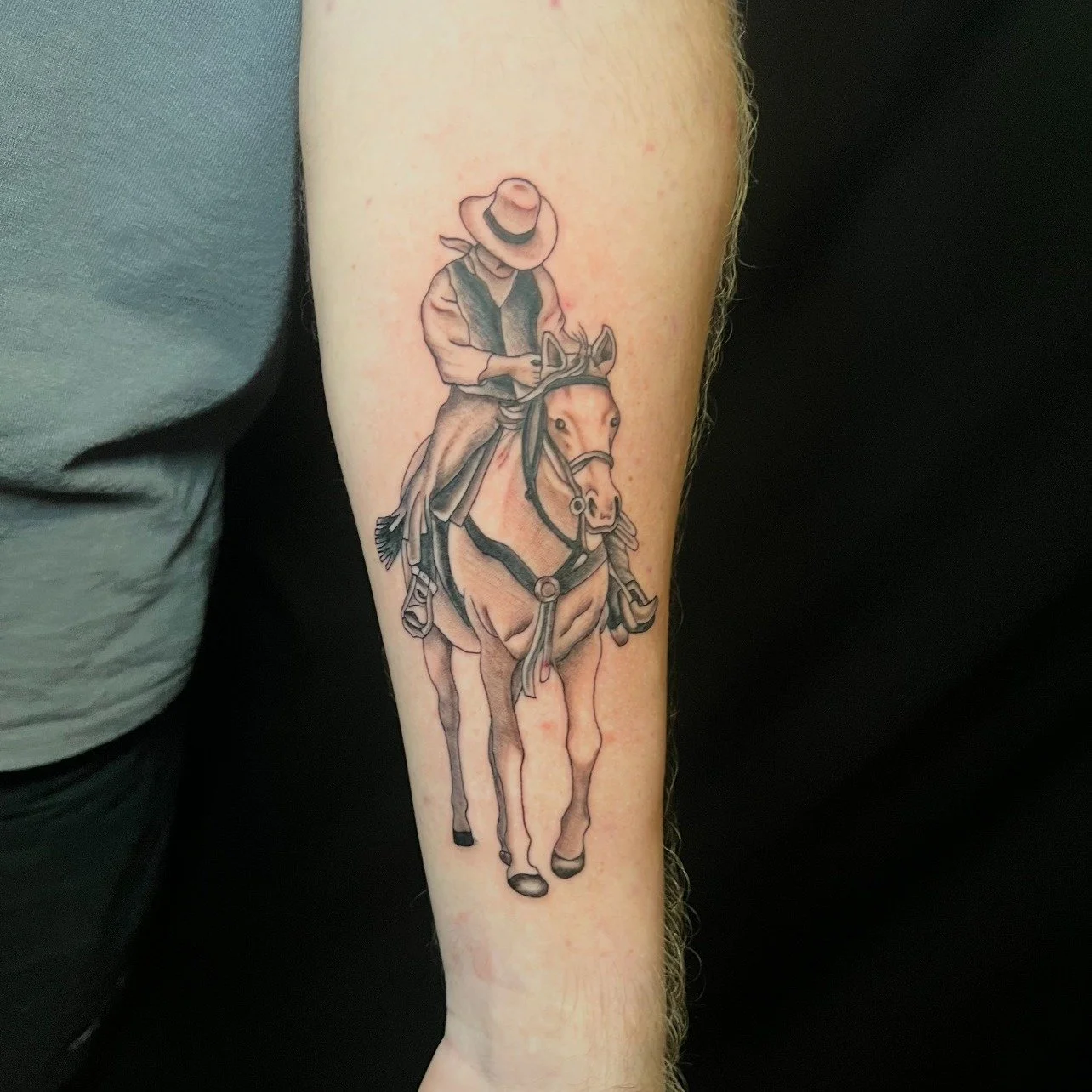 Riding off into the sunset has never looked better thanks to @blake_does_tattoos !

Walk ins or appointments, Blake is here Wednesdays through Saturdays!
Check out the link on our site, give us a call, email us, or walk on in 7 days a week!

#Timeles