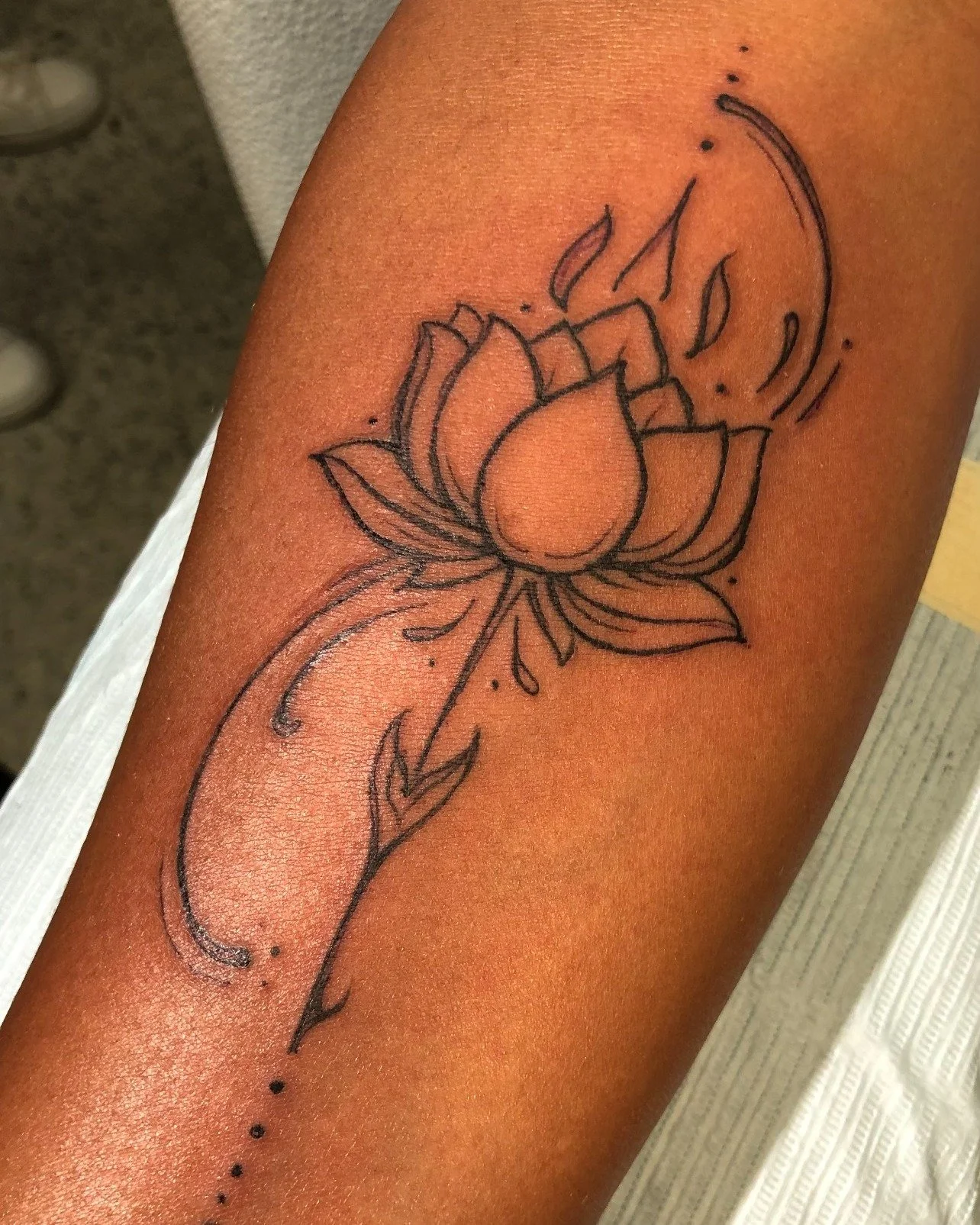 A truly timeless lotus from @lewhands !

Walk In or Appointment, snag a spot on Lew's books through the link on our website! Or swing by 7 days a week!

#Timeless #TimelessTattoo #Atlanta #LotusTattoo #Lotus #LineworkTattoo #Linework