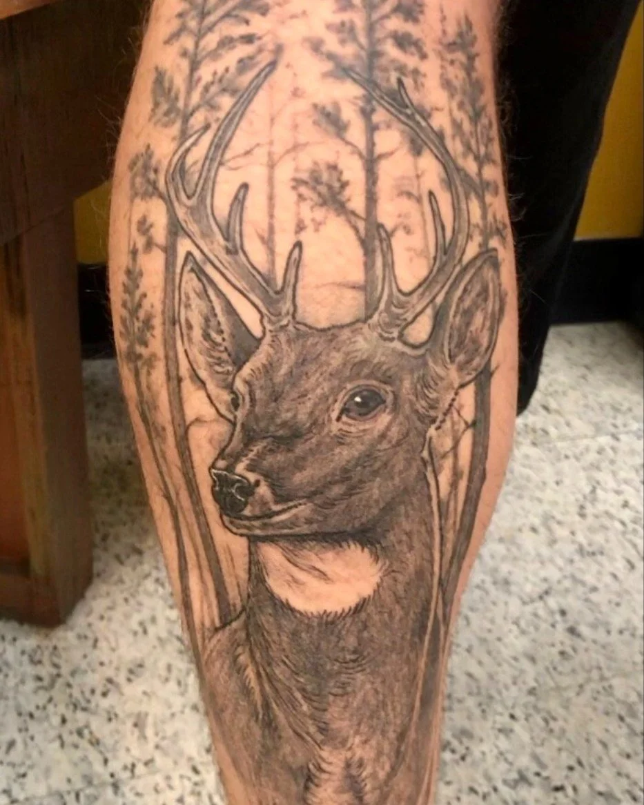 Happy Thanksgiving, y'all!
All the turkeys were pardoned, but here's a buck for you from @lewhands 

The shop is closed today, but we'll be back at it tomorrow!
Give us a call or check the link on our website to snag a spot on the books!

#TimelessTa