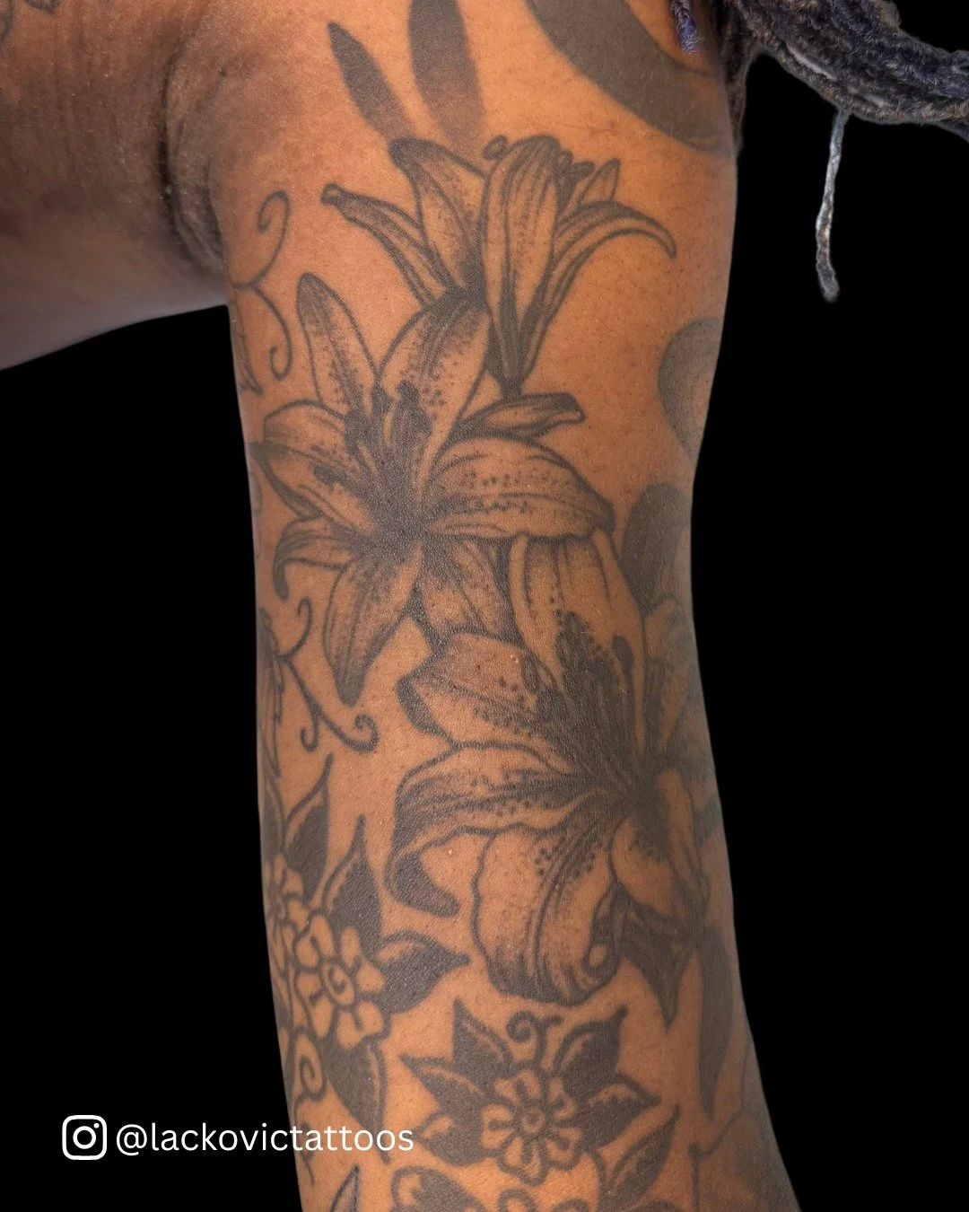 We don't know who's gonna win the Super Bowl, but we DO know a floral tattoo from @lackovictattoos is always a safe bet.

Grab a spot on Kristin's books through the link in our bio!

Walk Ins Always Welcome

#TimelessTattooATL #AtlantaTattoo #BlackAn