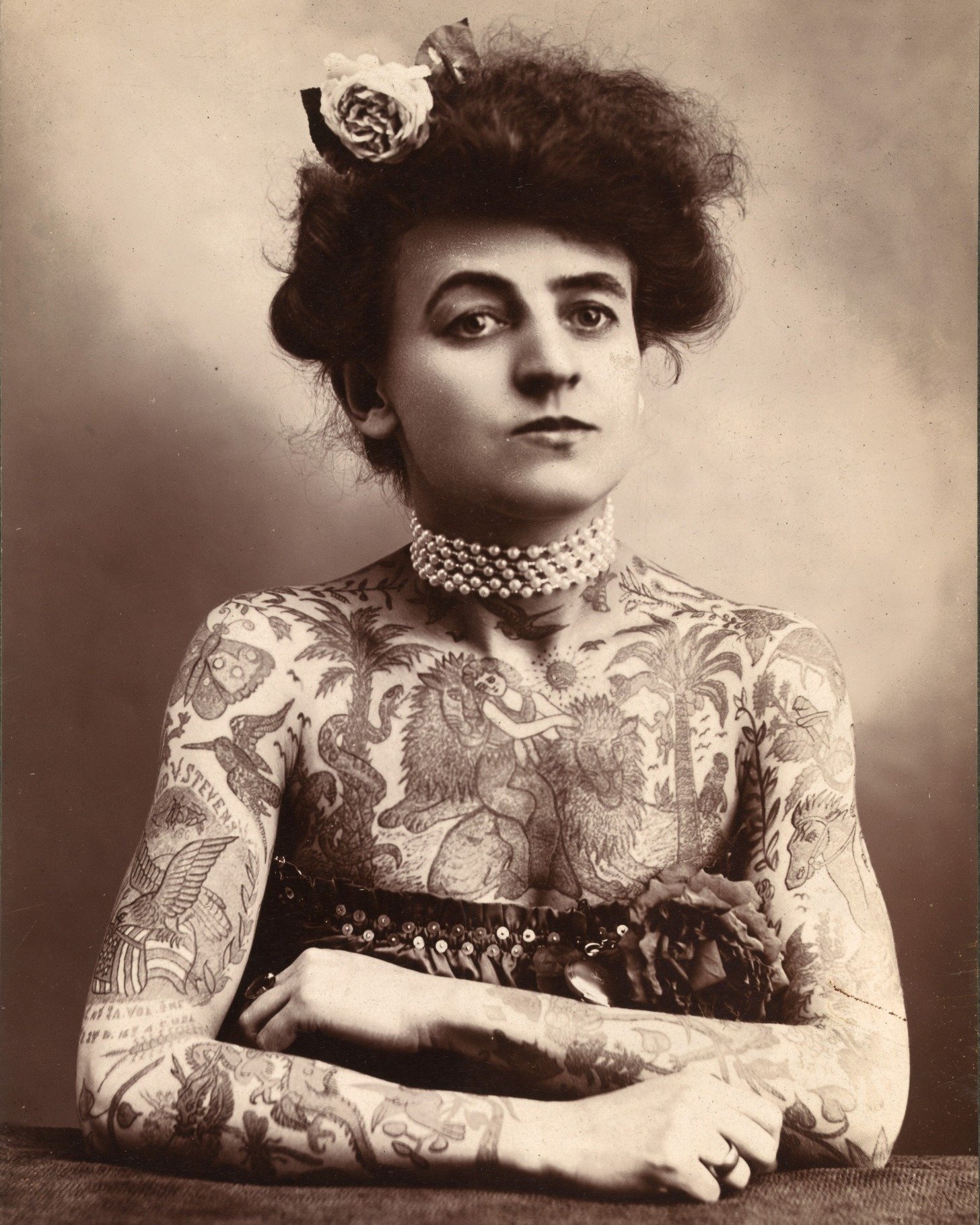 It's #InternationalWomensDay and we're taking a moment to celebrate Maud Stevens Wagner (1877-1961). A circus performer and the first known female tattoo artist in the United States, she is credited with bringing tattoo art inland from the coastal ci