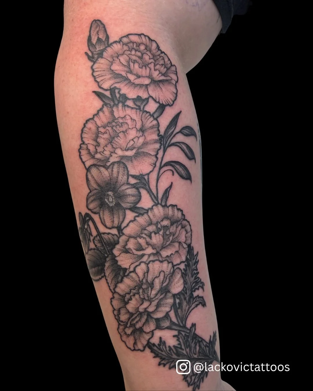 The flower power is strong with @lackovictattoos !

Grab a spot on Kristin's books through the link on our website for your next custom piece! Walk Ins Always Welcome!

#TimelessTattooATL #BlackAndGreyFloral #FloralTattoo #CustomTattoo