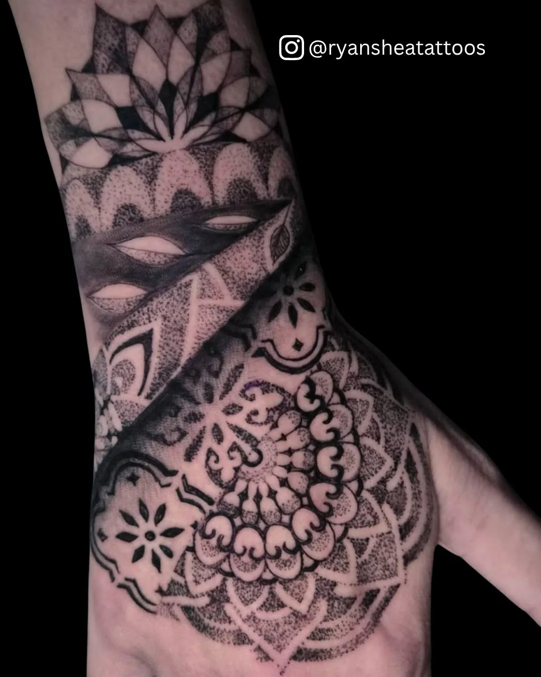 There's a lot of layers to this gorgeous "hand-dala" from @ryansheatattoos !

Grab a spot with Ryan through the link on our website!
Walk Ins Always Welcome.

#TimelessTattooATL #AtlantaTattoo #MandalaTattoo #HandTattoo #BlackAndGreyTattoo