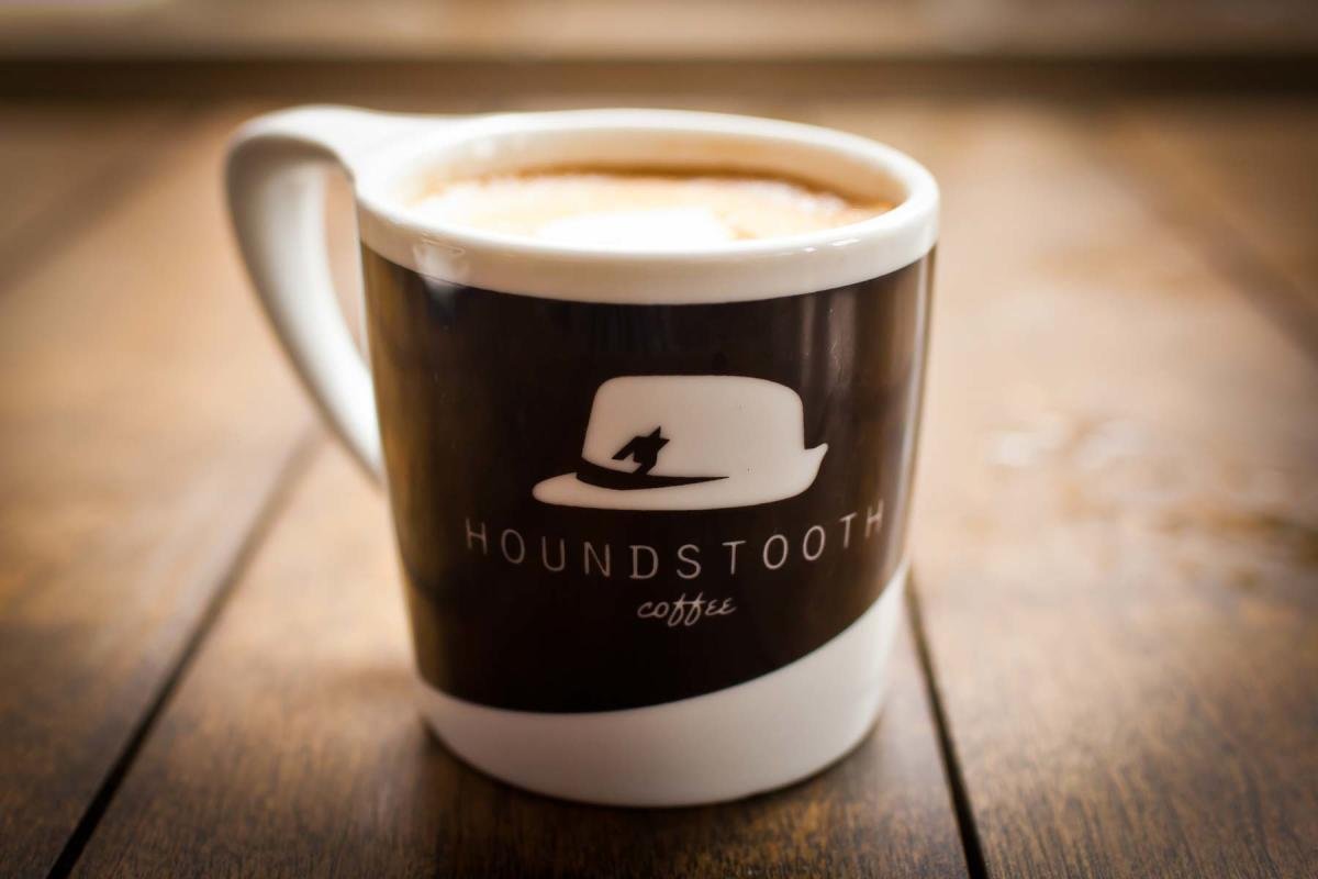Houndstooth-Coffee-6-latte-8957a957e7545f1_8957aa24-a5fb-16d1-92518c921a2c7332.jpg