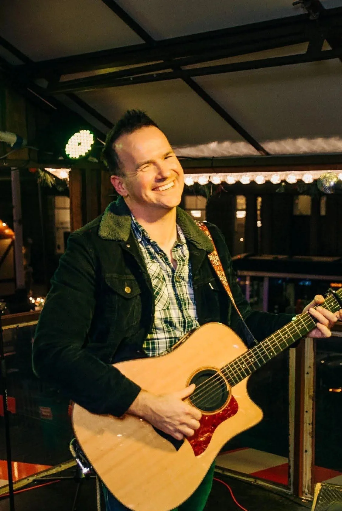 Live music - Joe Strange