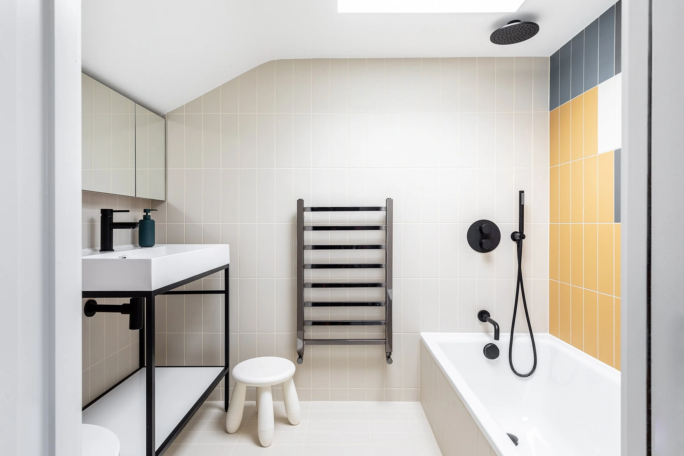 David Money Architects East Dulwich Villa Interior bathroom.jpg