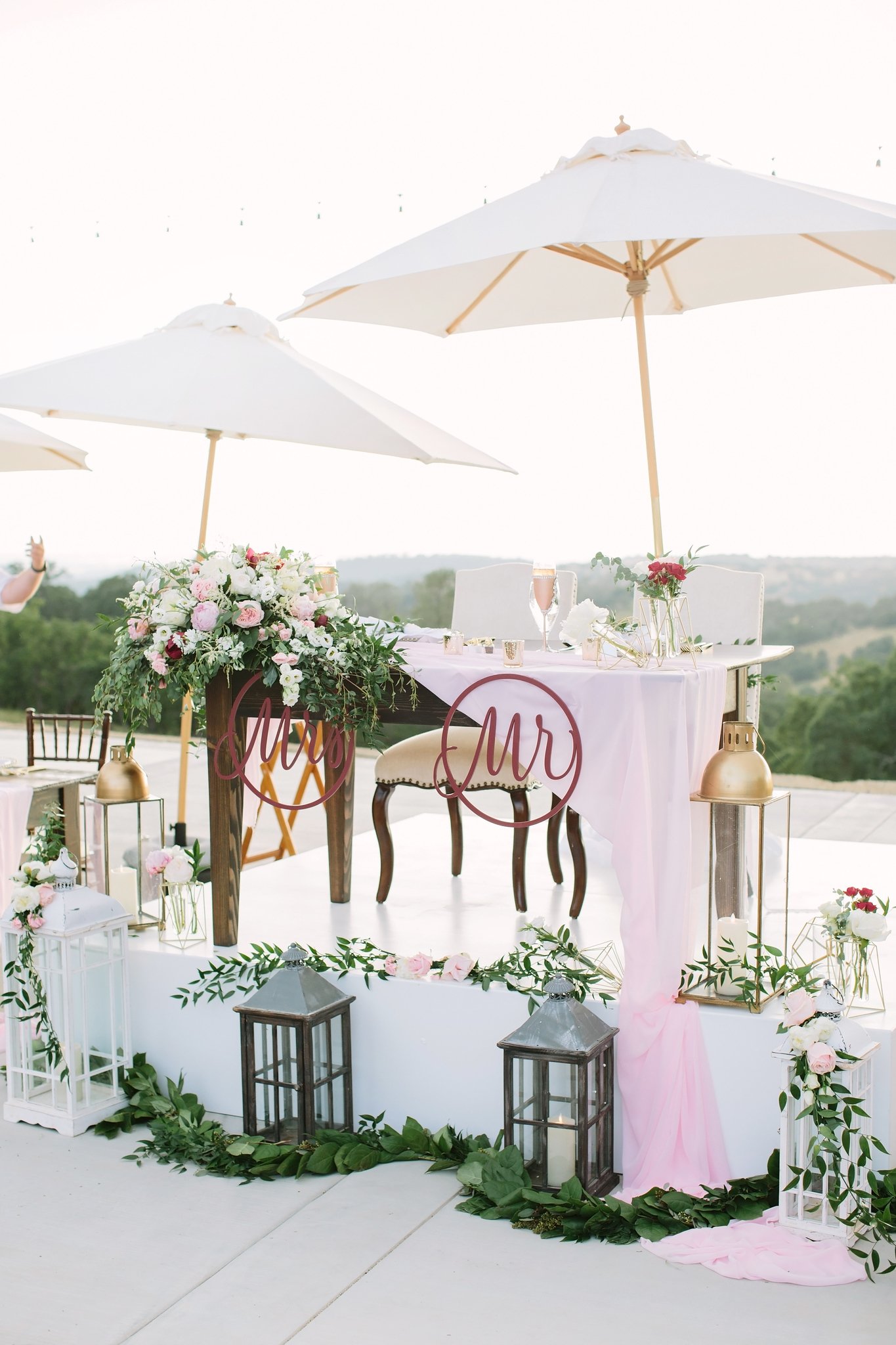 Farmhouse Sweetheart Table