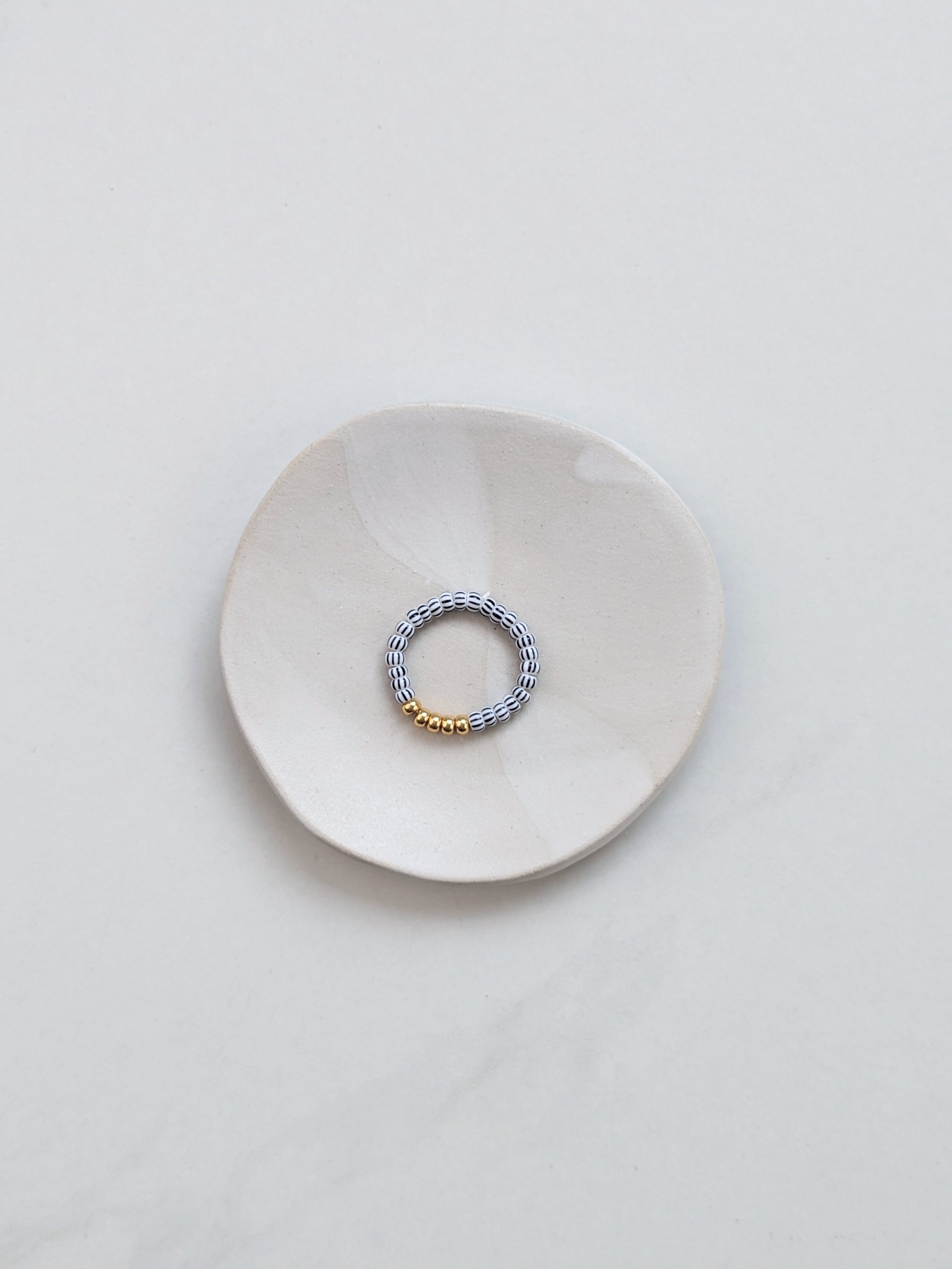 Ring - Monochrome