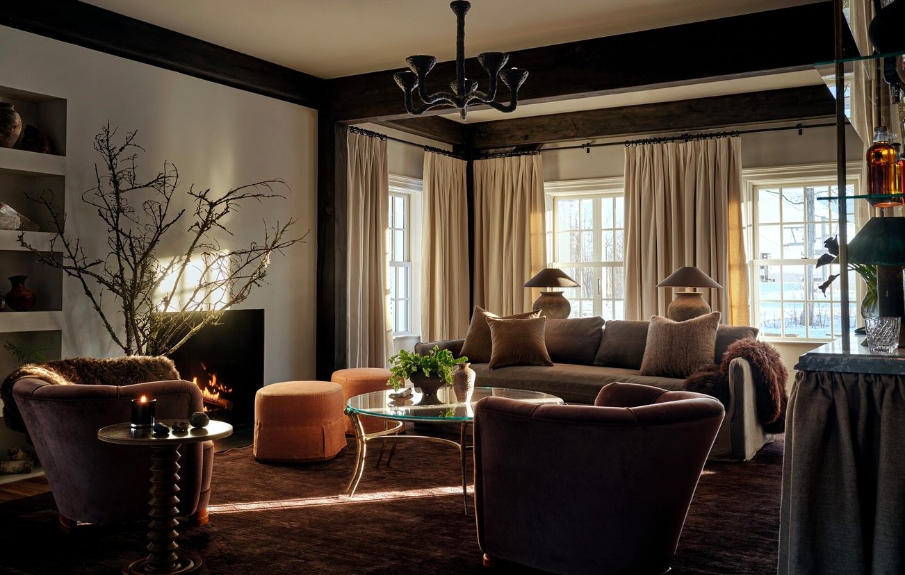 I may be behind on this one but recently discovered @jeremiahbrent this week when reading Elle Decor. Safe to say I am obsessed with his vision and brand!! 

#interiordesigninspirations #interiordesignerslife #warminteriors #cozydesign