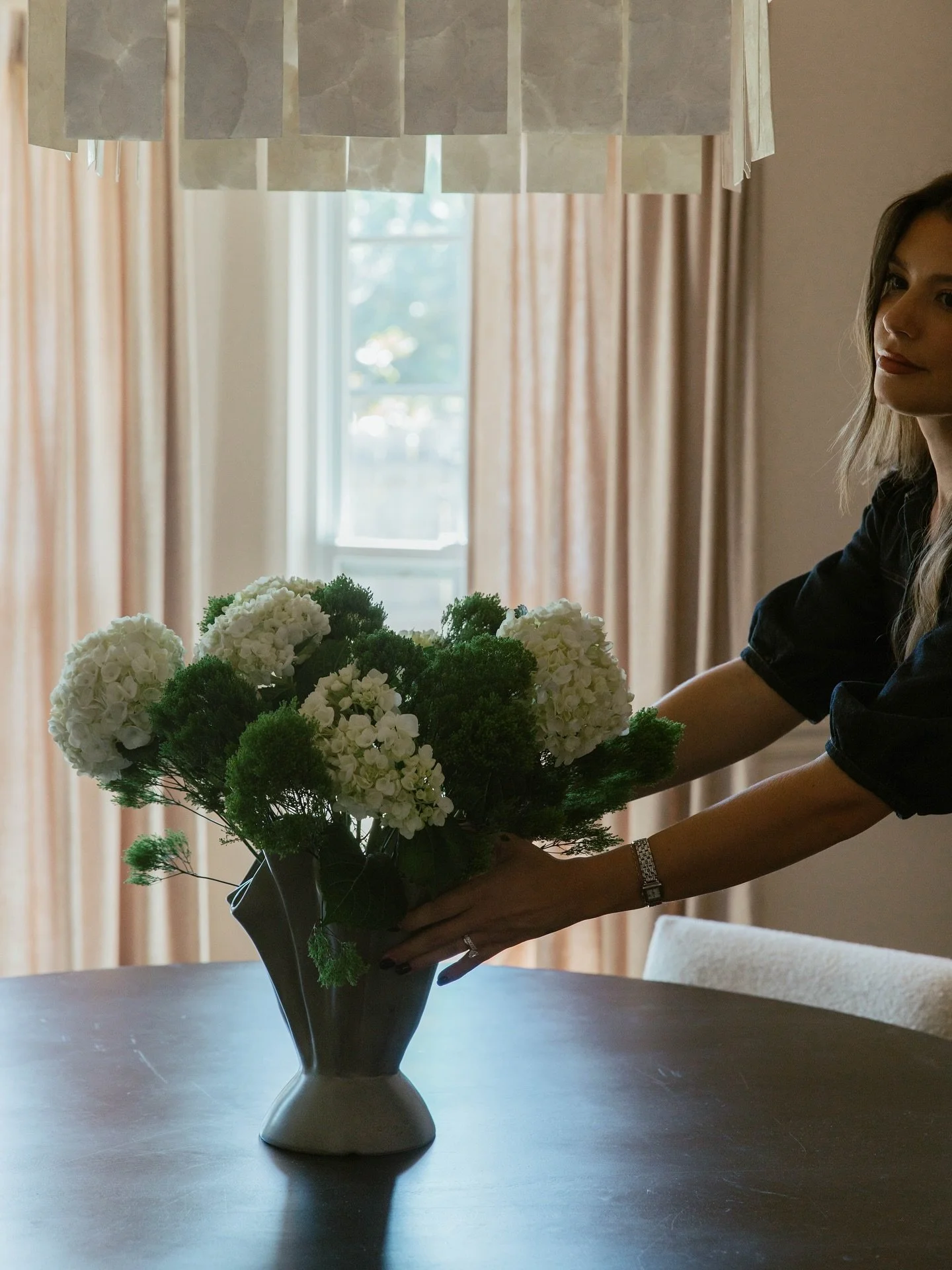 Dining room transformation!! Swipe for before &amp; after&mdash;&gt;

We wanted this room was to be relaxing and a little moody. It&rsquo;s the perfect space for dinner parties or quiet nights at home🤍