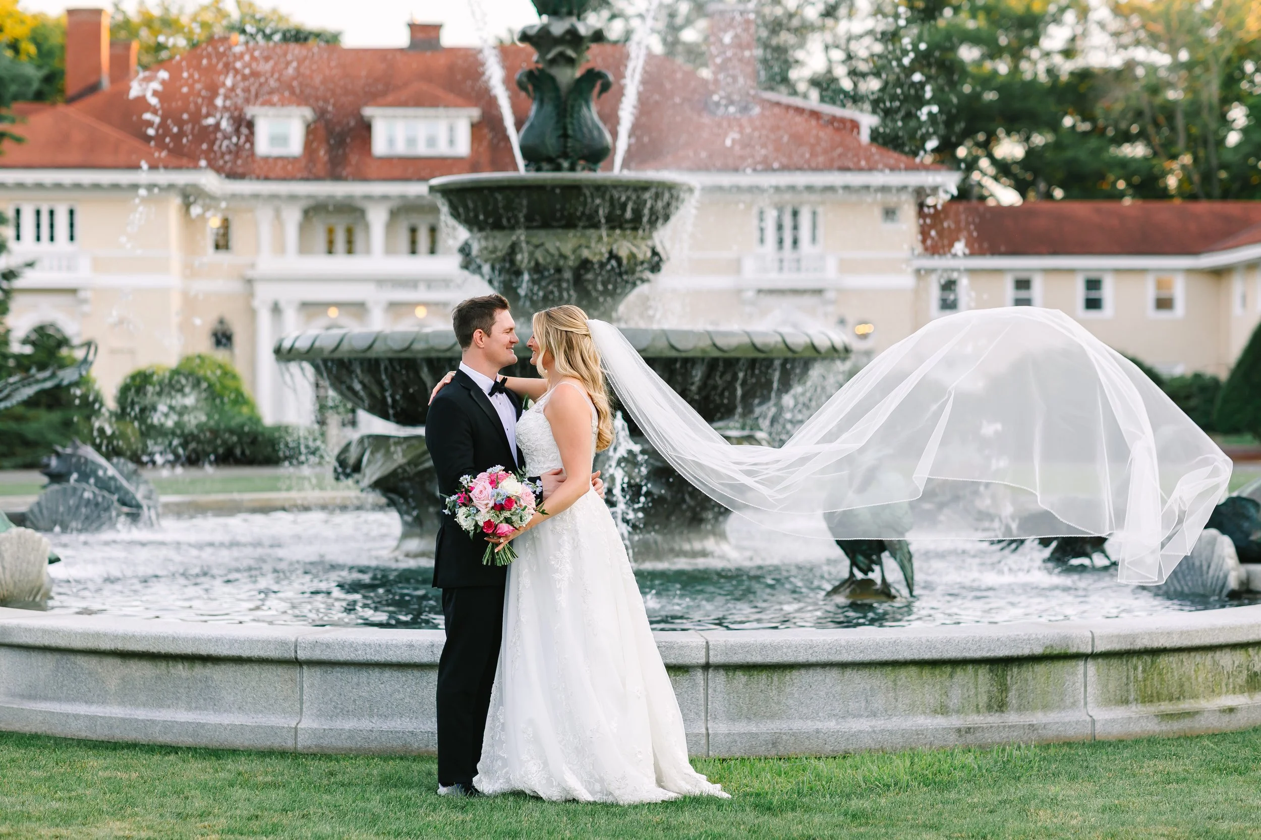 Cheri &amp; Ryan's Elegant Summer Wedding at Tupper Manor