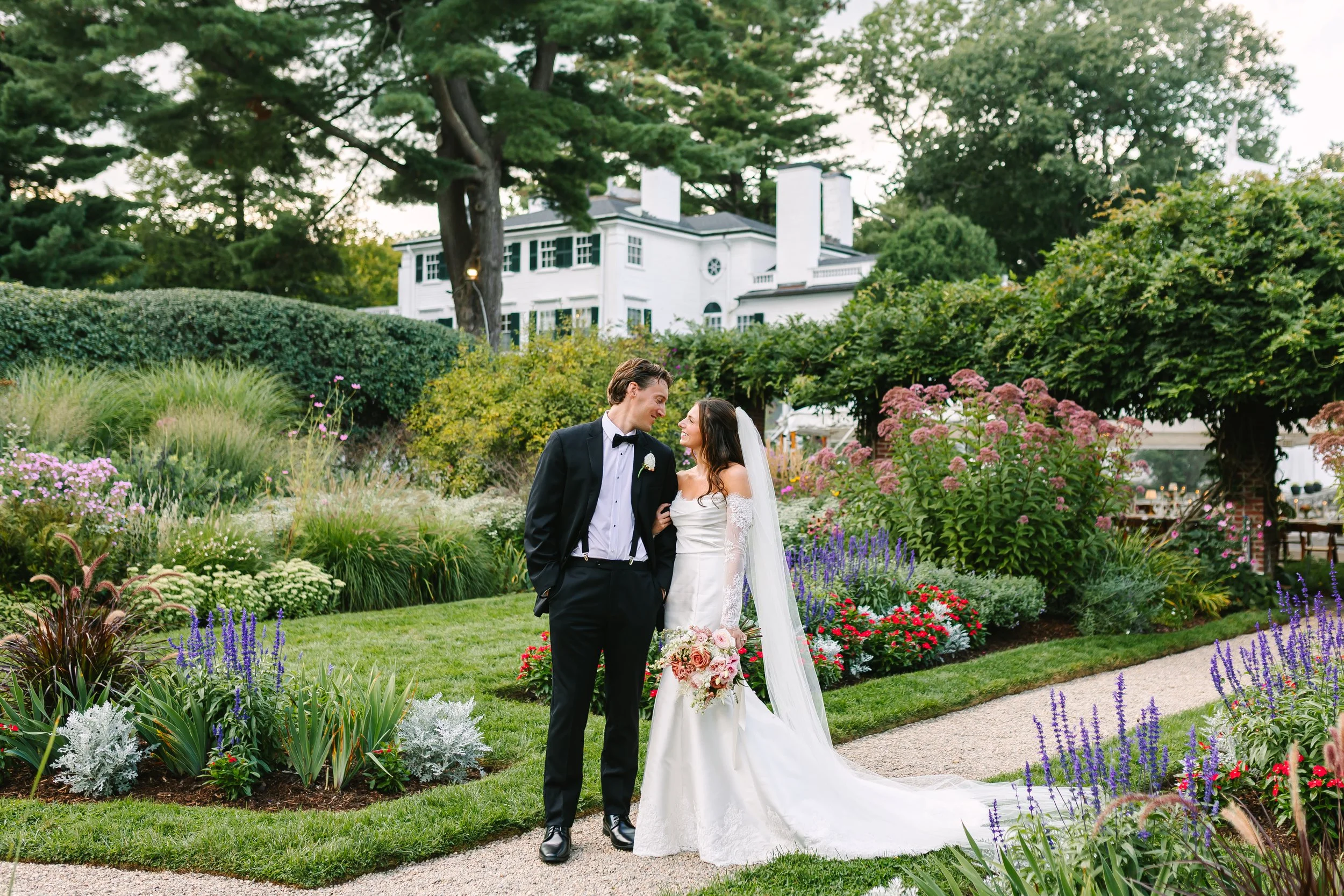 Holly &amp; Dean’s Romantic Late Summer Wedding at Glen Magna Farms