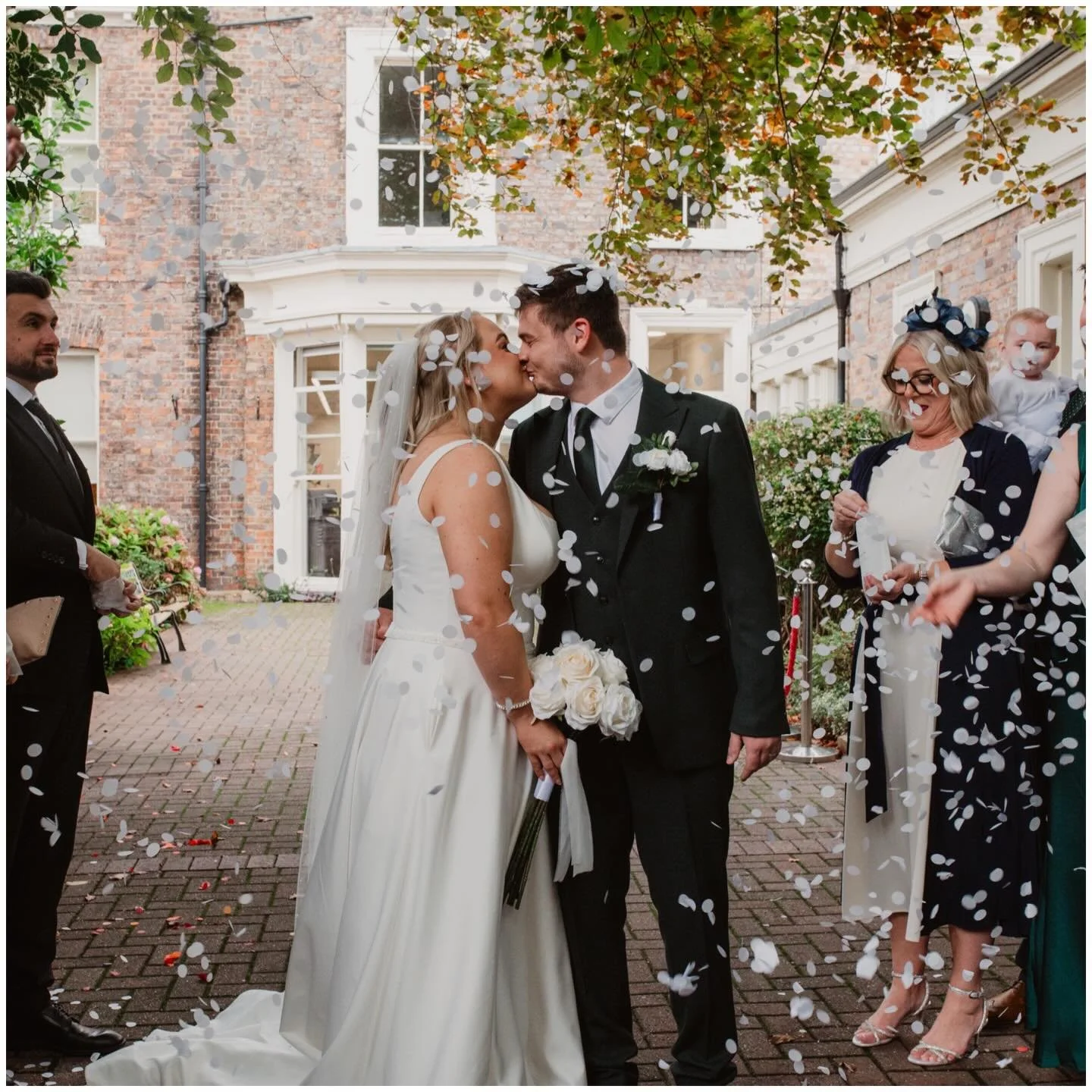 A beautiful setting for Hannah &amp; Mathew&rsquo;s wedding 🤍💍🥂

Venue @yorkregisteroffice @thegrandyork 
Content Creator @contentbybecci 
Hair @rosscharlessalon 
Makeup @emmahoranmakeup 
Dress @peggybridaloutlet @danimaealterations 

#intimatewed