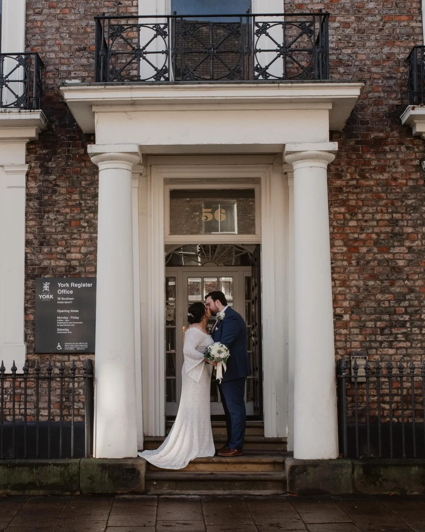 🤍🤍🤍

#york #yorkregistryoffice #wedding #yorkshireweddingphotographer #ukweddingphotographer