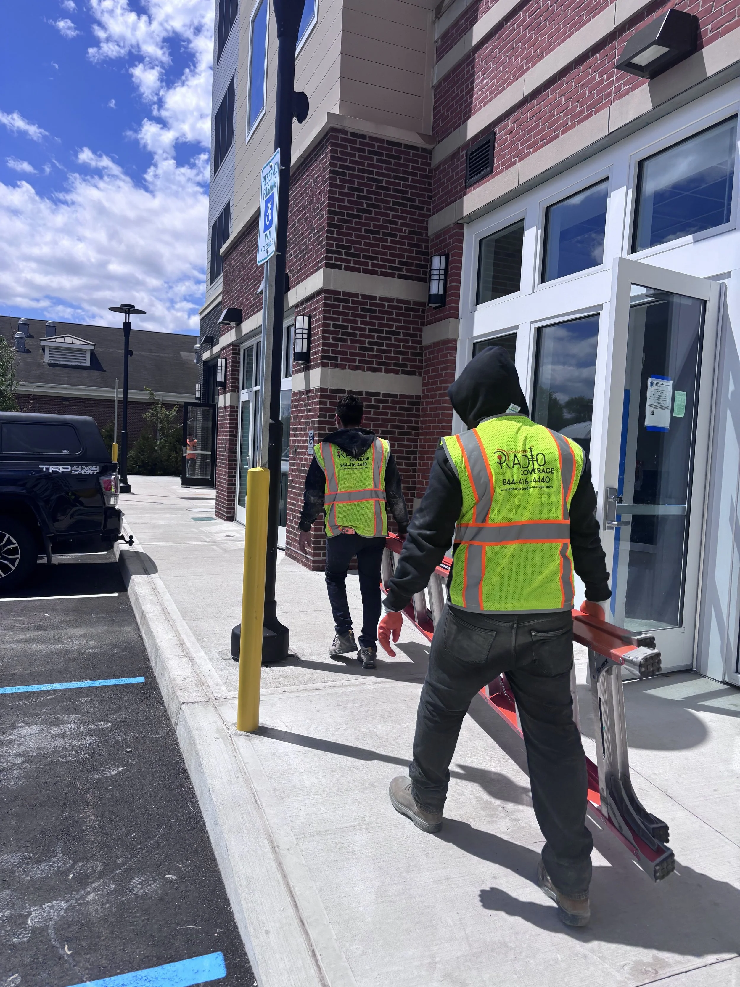 Team work  ERCES BDA System installation by Enhanced Radio Coverage  
