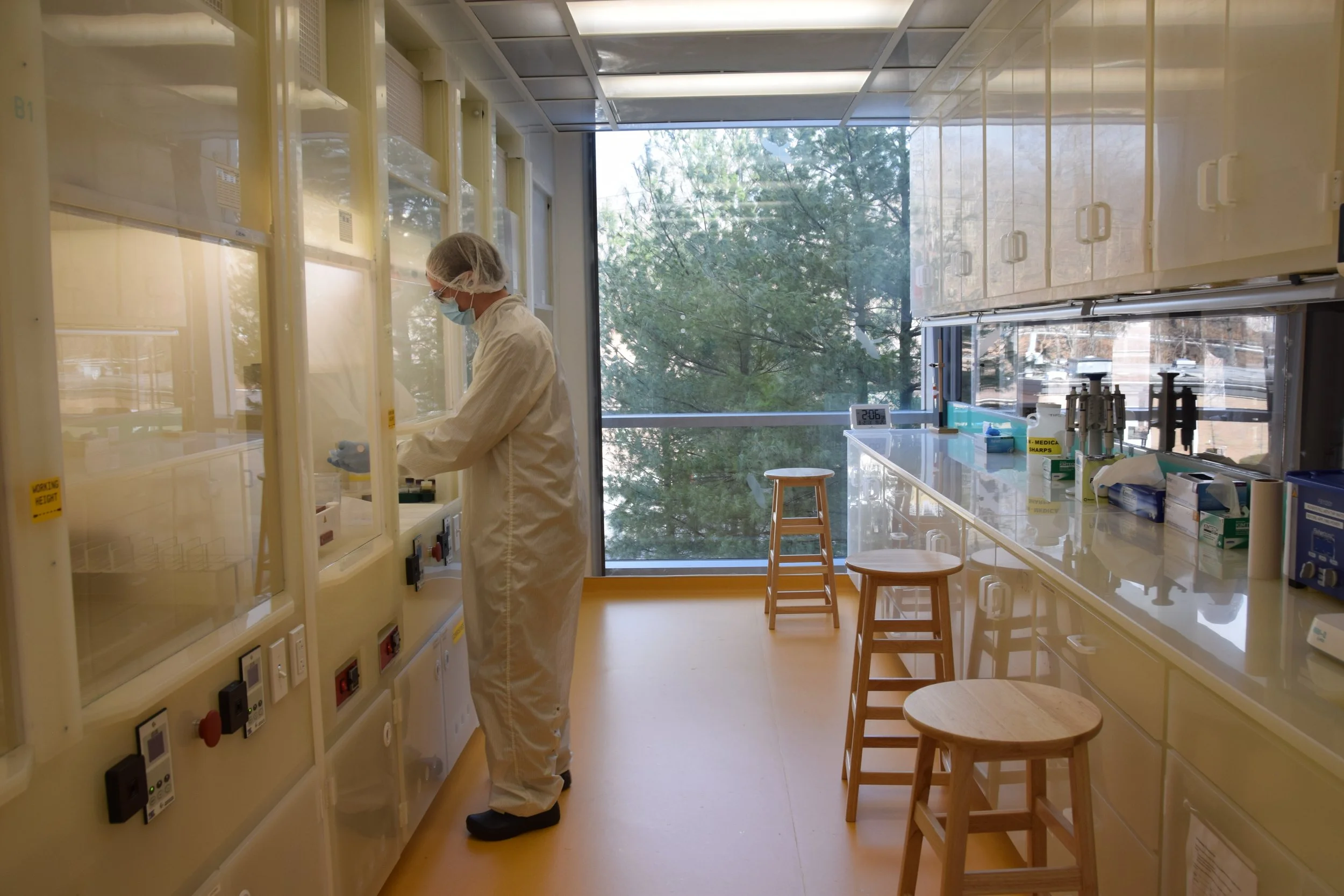 Ultraclean Metal-free Lab — PROTECS