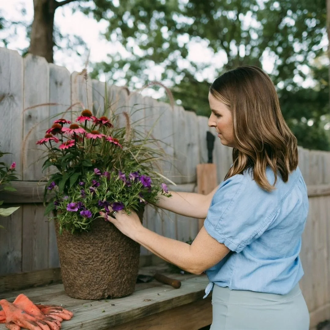 What I've been doing lately....planting!👩&zwj;🌾

The transition from summer to fall is in full swing for my seasonal container clients. Swipe to see a few designs from the past few weeks.⬅️

Many more pots to fill this month &amp; next!🍂 

1st pho