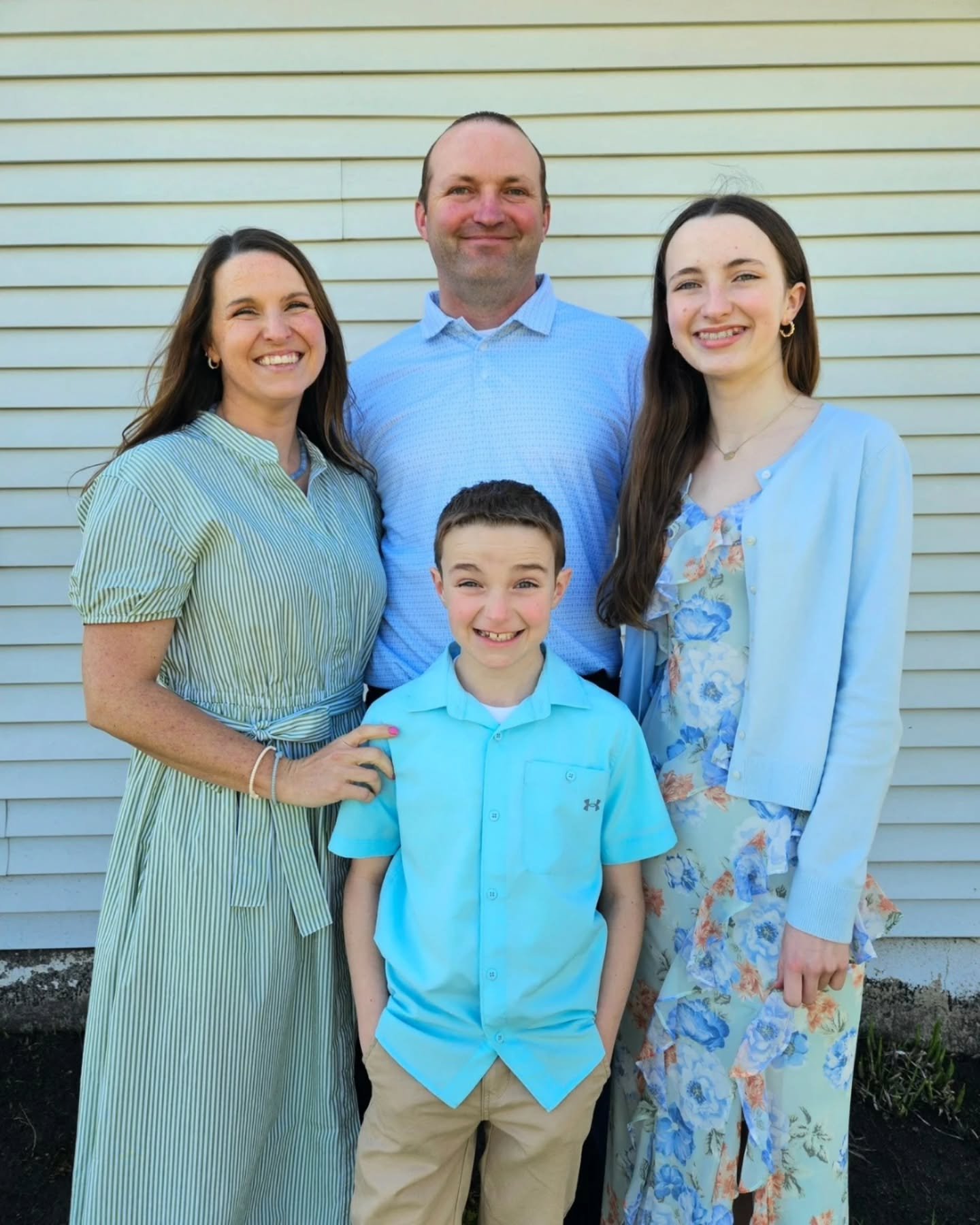 Jesus Christ is Risen Today ✝️ Alleluia 

Happy Easter from my crew to you 💚