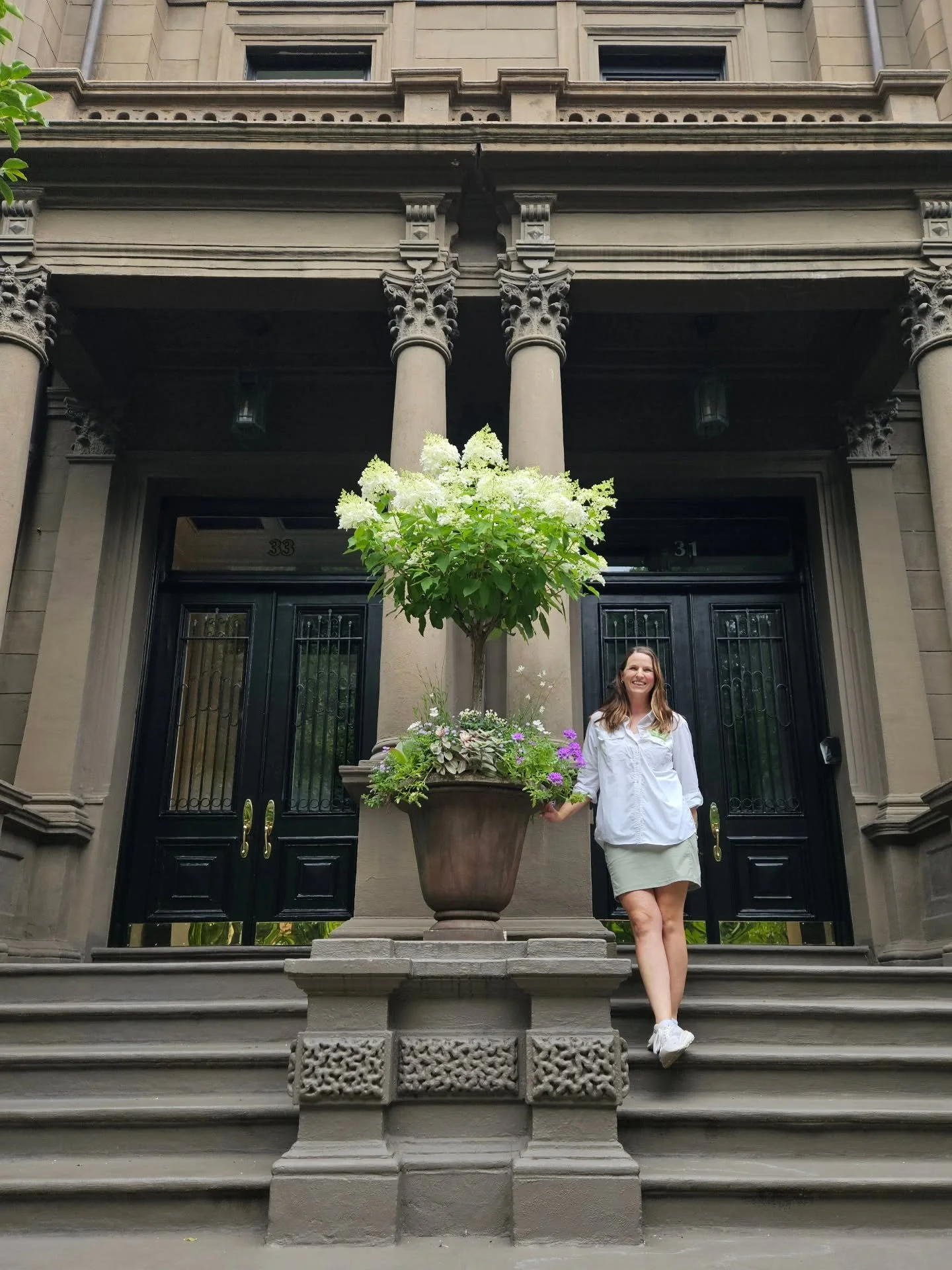 Spent the week in Boston &amp; surrounding areas with my fellow pros of @digginginassociation 💚🪴

We toured gardens, learned from fellow container gardeners and found some time to explore the historic city. Inspiration was everywhere!

Swipe throug