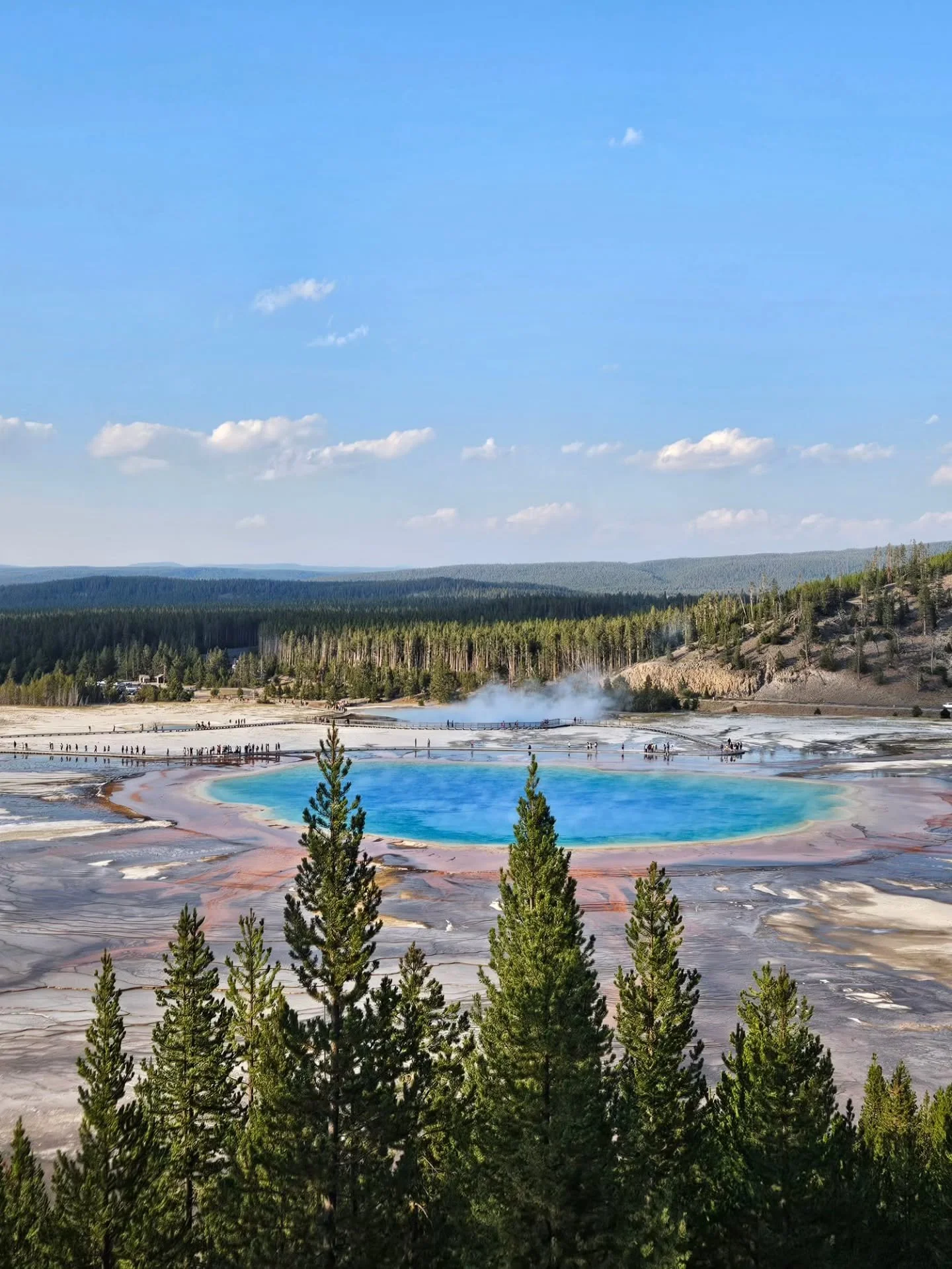 "For the benefit and enjoyment of the people"

Part 2 of our roadtrip out west: Yellowstone National Park

The landscape is so diverse-from geysers and springs to mountains, waterfalls and valleys full of wildlife. We saw it all! 

🌈1-3: G