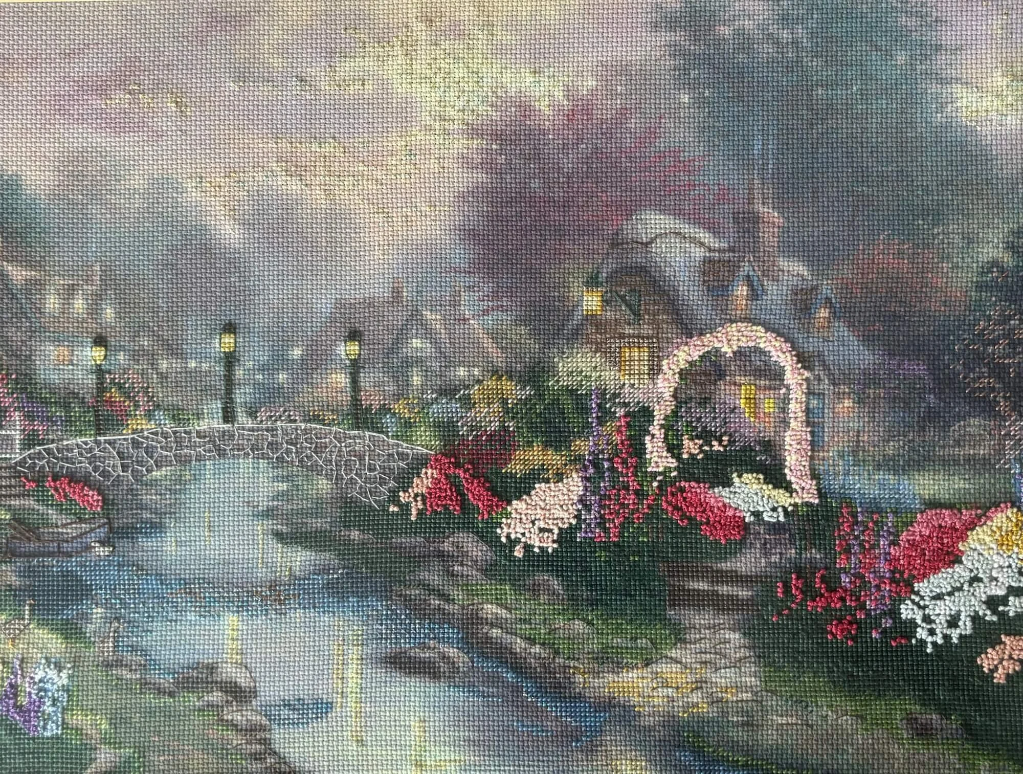 Recacción Creativa - Bordado de una casa junto al río