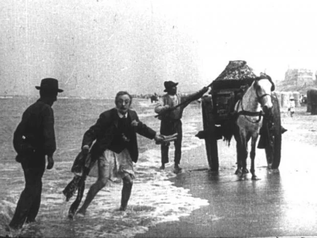1905 #5 - The Misadventure of a French Gentleman Without Pants at the Zandvoort Beach (Albert and Willy Mullens)
