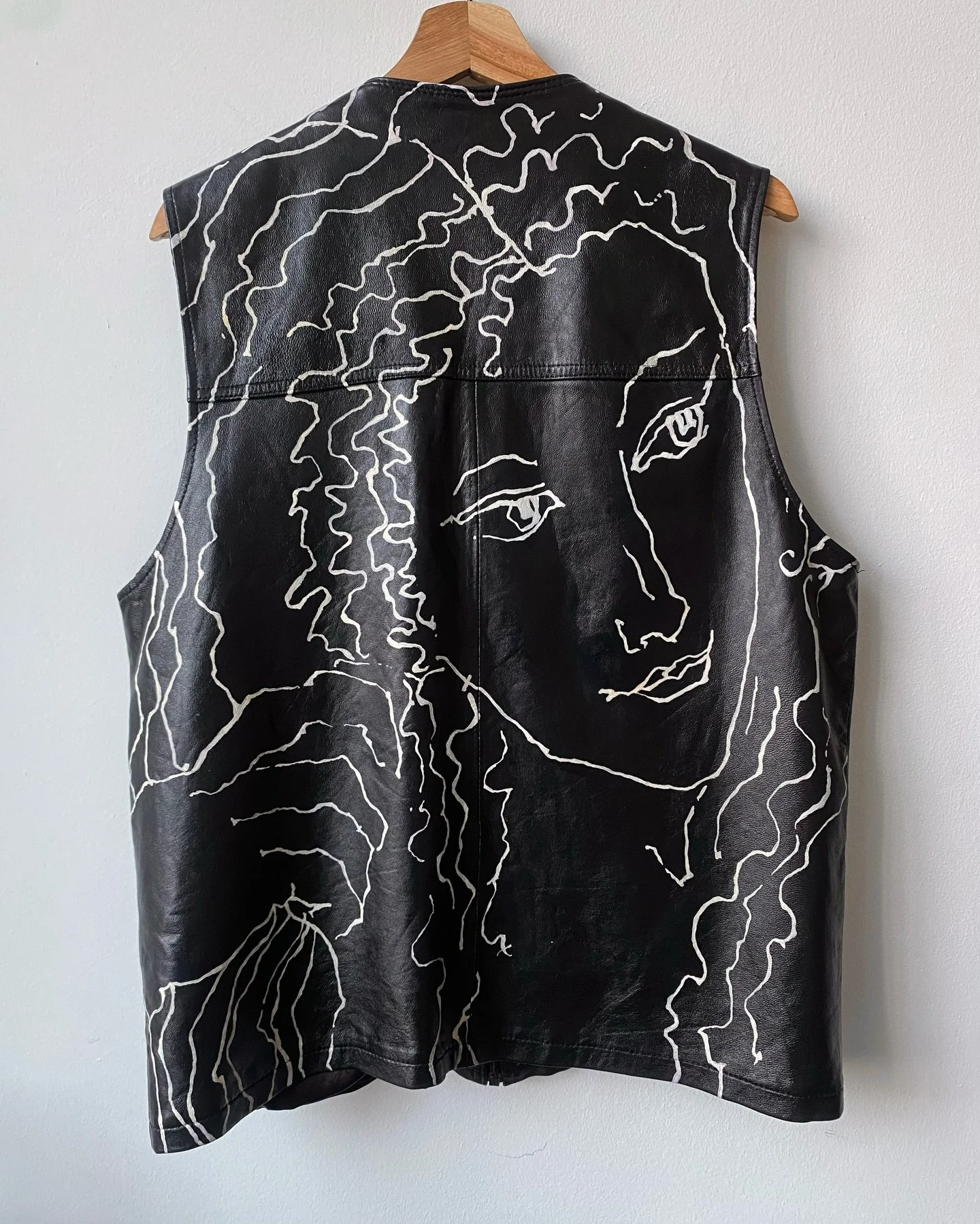 New hand painted (by me) vintage, 1 of 1 pieces dropped over on my website, available at the link in my bio ❤️