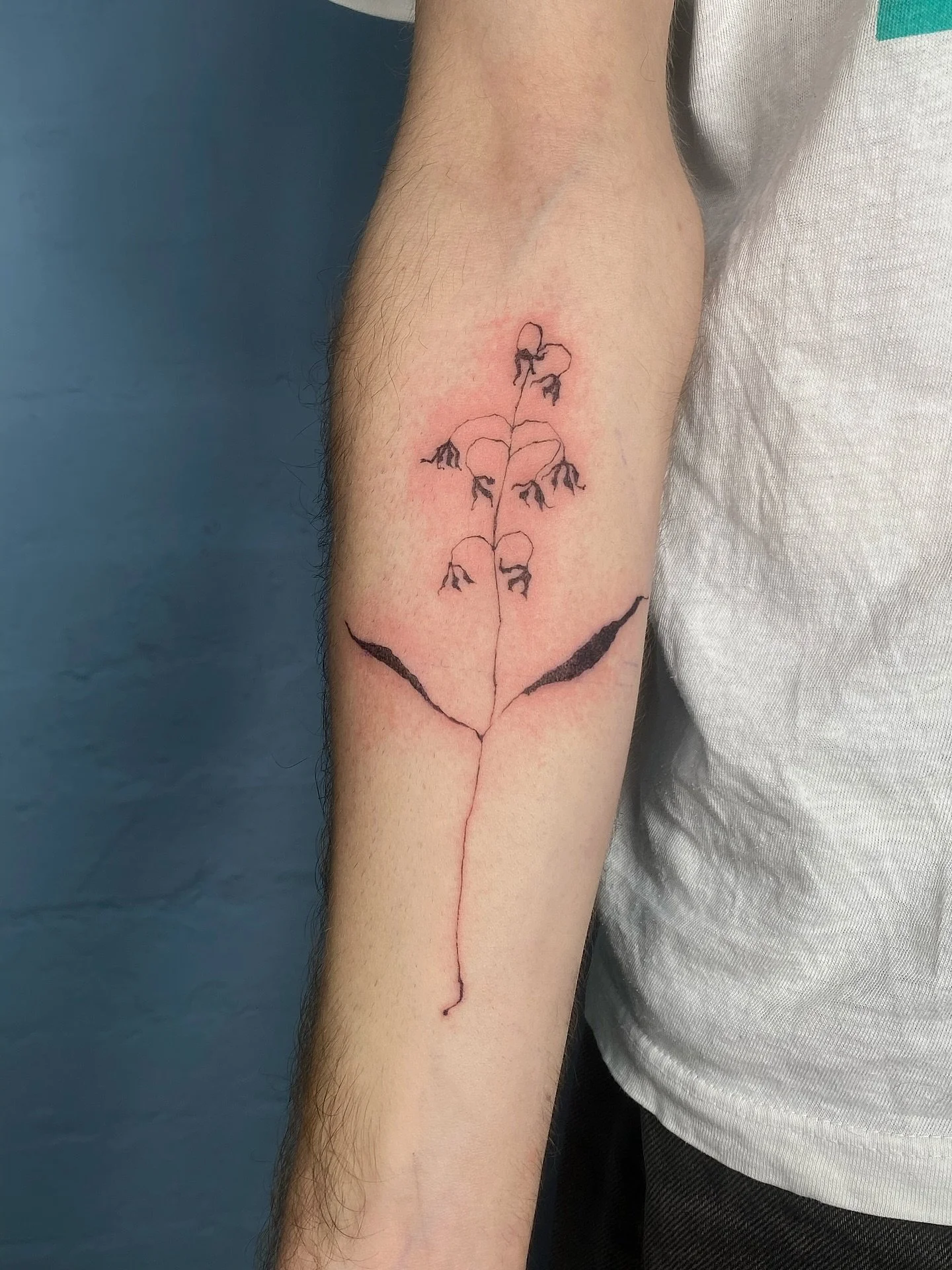 If you&rsquo;ve seen a flash piece that I&rsquo;ve tattooed already that you like I&rsquo;m always happy to draw up a new variation, like I did with this piece today and what a great first tattoo ❤️