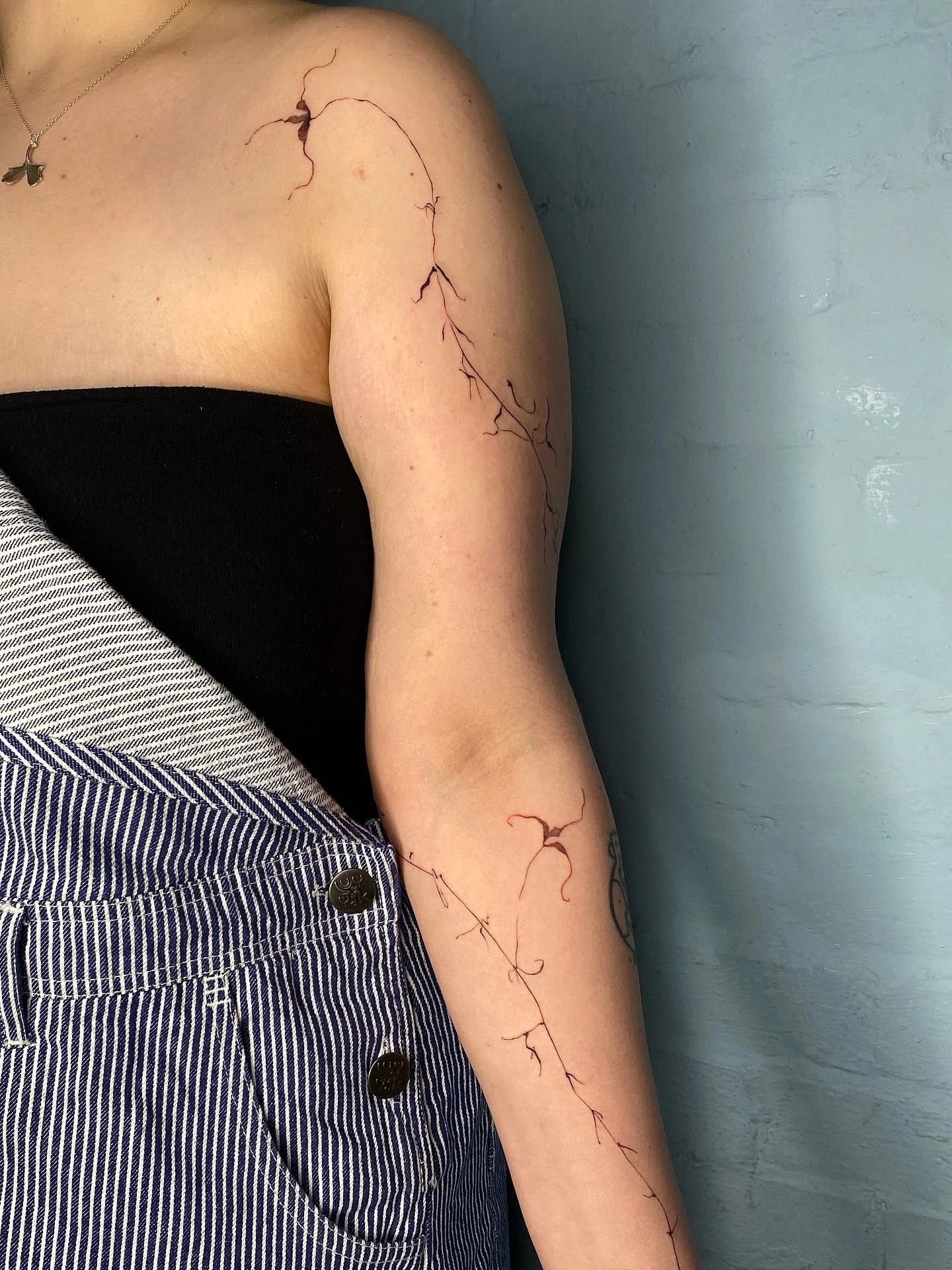 Obsessed with this long orchid hybrid piece we did that wraps all the way around, difficult to photograph in it&rsquo;s entirety and also even harder to video